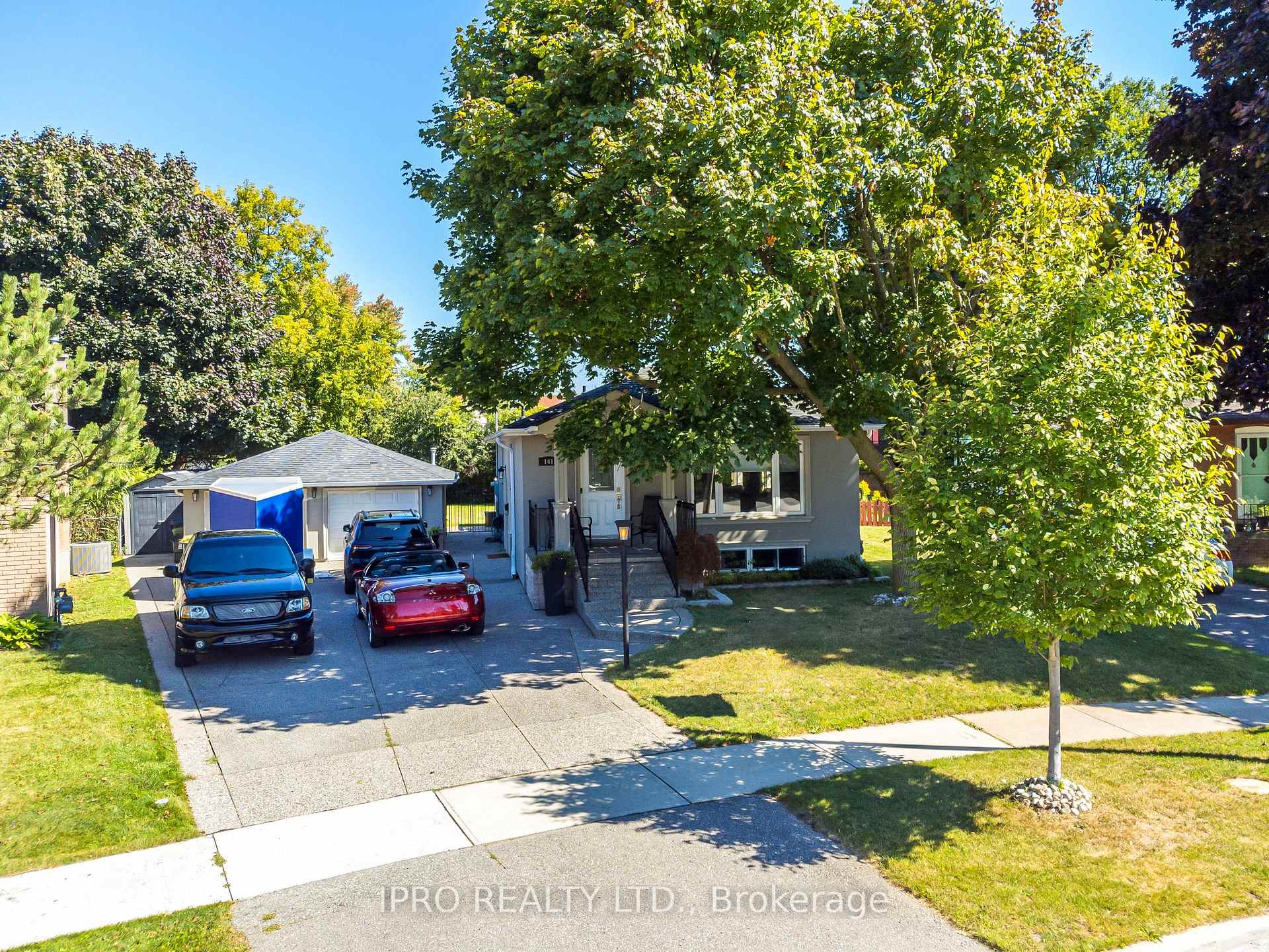 Photo 2 of 141 Toynbee Trail, Scarborough, Guildwood — HOMEH
