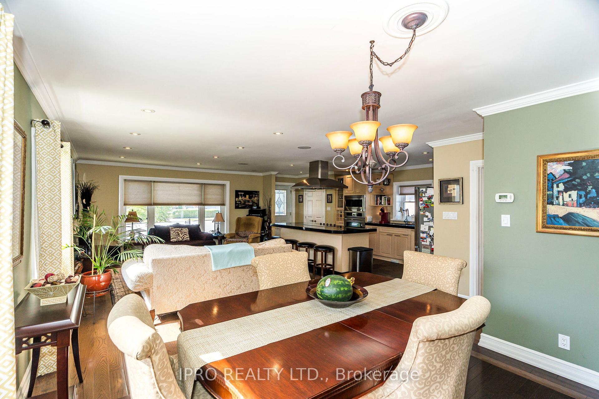 Photo 14 of 141 Toynbee Trail, Scarborough, Guildwood — HOMEH