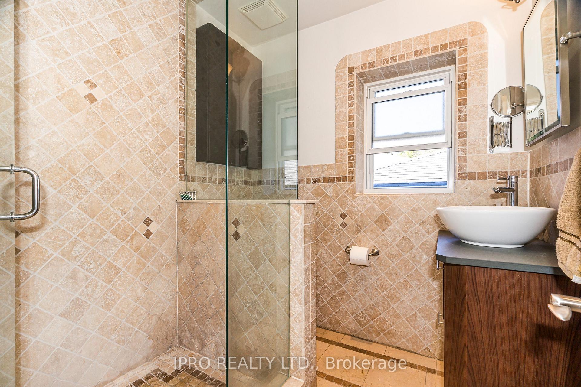 Photo 16 of 141 Toynbee Trail, Scarborough, Guildwood — HOMEH