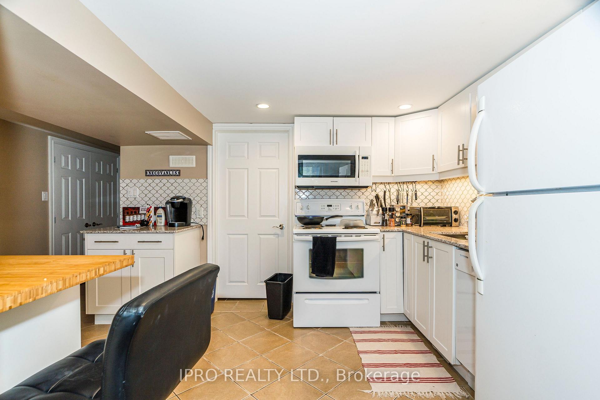 Photo 21 of 141 Toynbee Trail, Scarborough, Guildwood — HOMEH