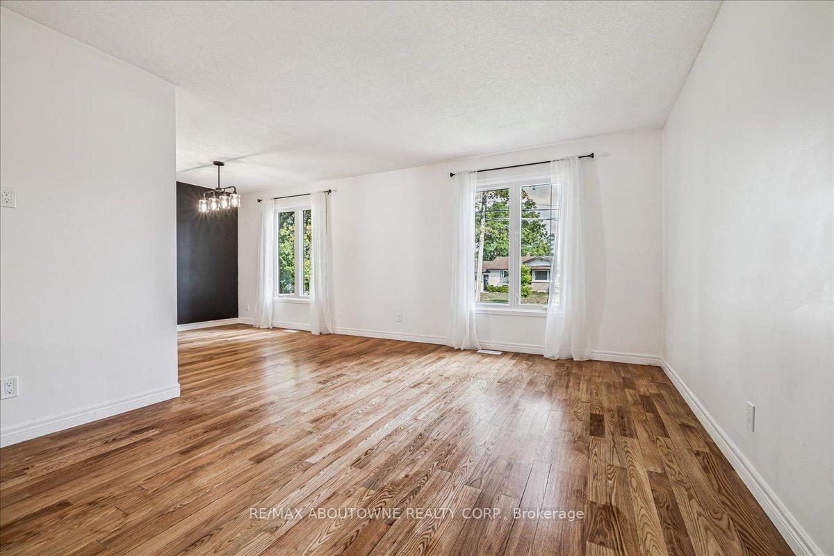 Photo 14 of 371 Park Road N, Grimsby, Grimsby Beach — HOMEH
