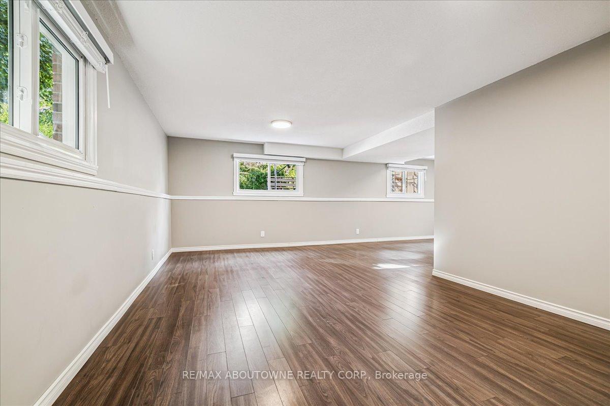 Photo 19 of 371 Park Road N, Grimsby, Grimsby Beach — HOMEH