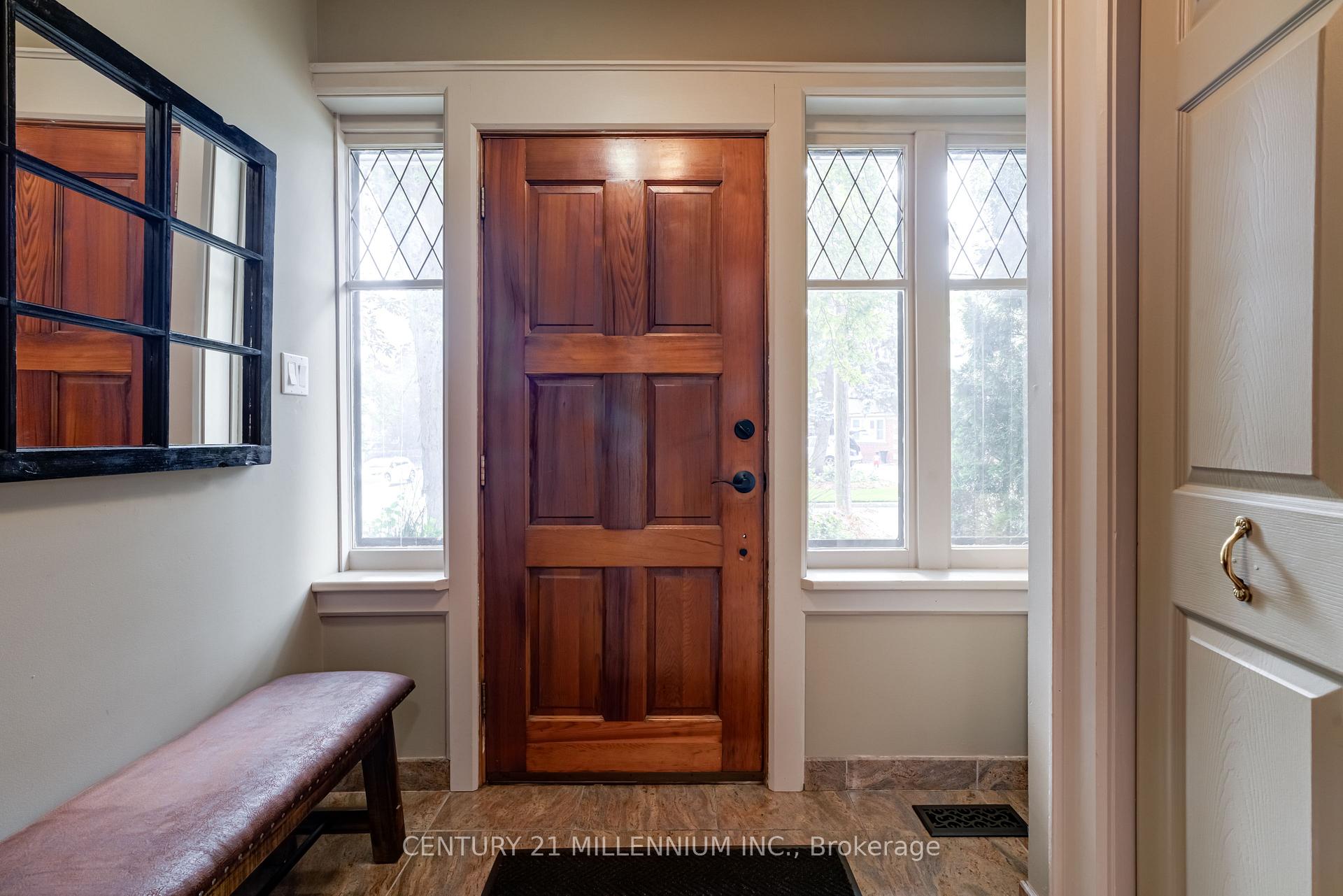 Photo 4 of 22 Frederick Street, Brampton, Downtown Brampton — HOMEH