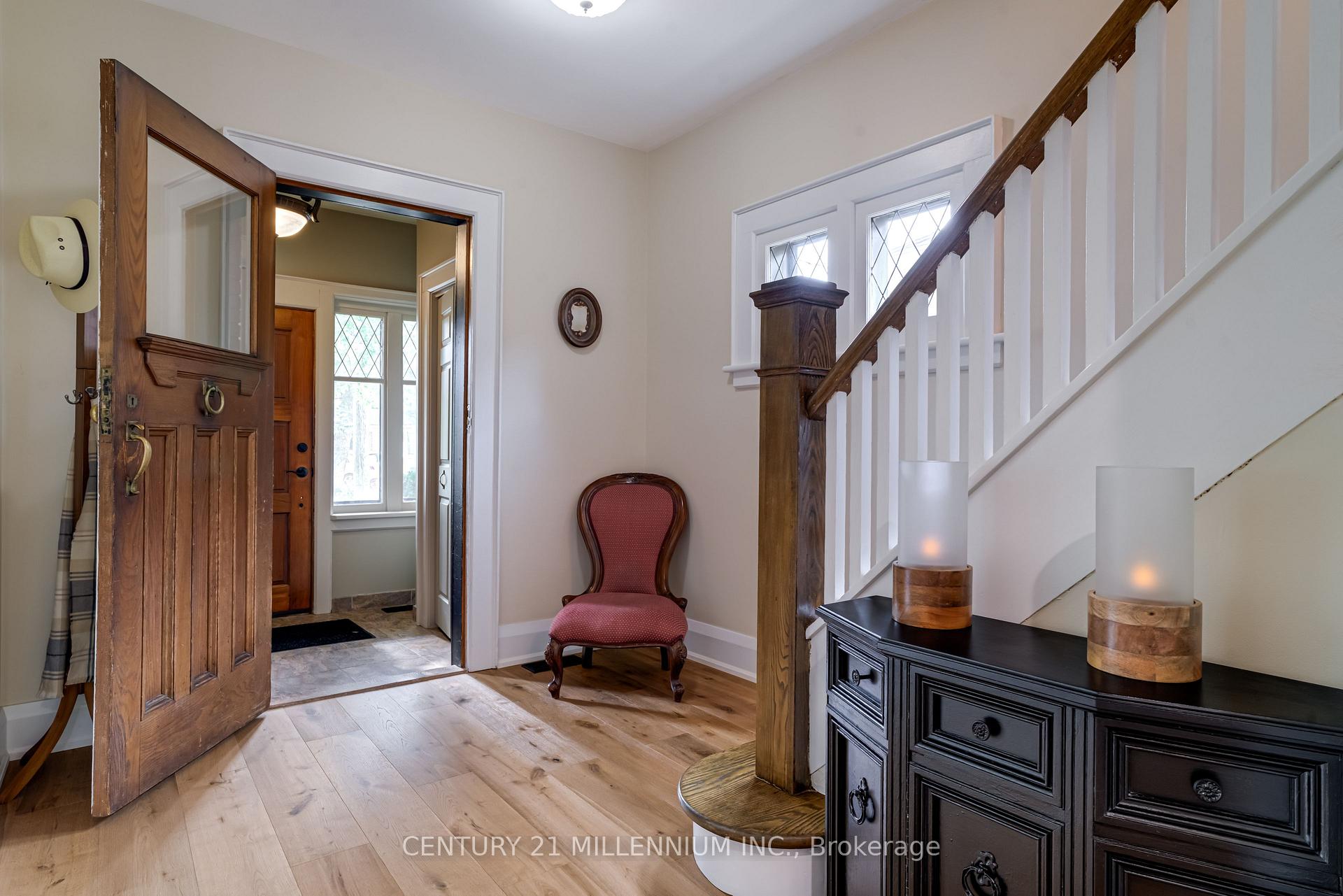 Photo 7 of 22 Frederick Street, Brampton, Downtown Brampton — HOMEH