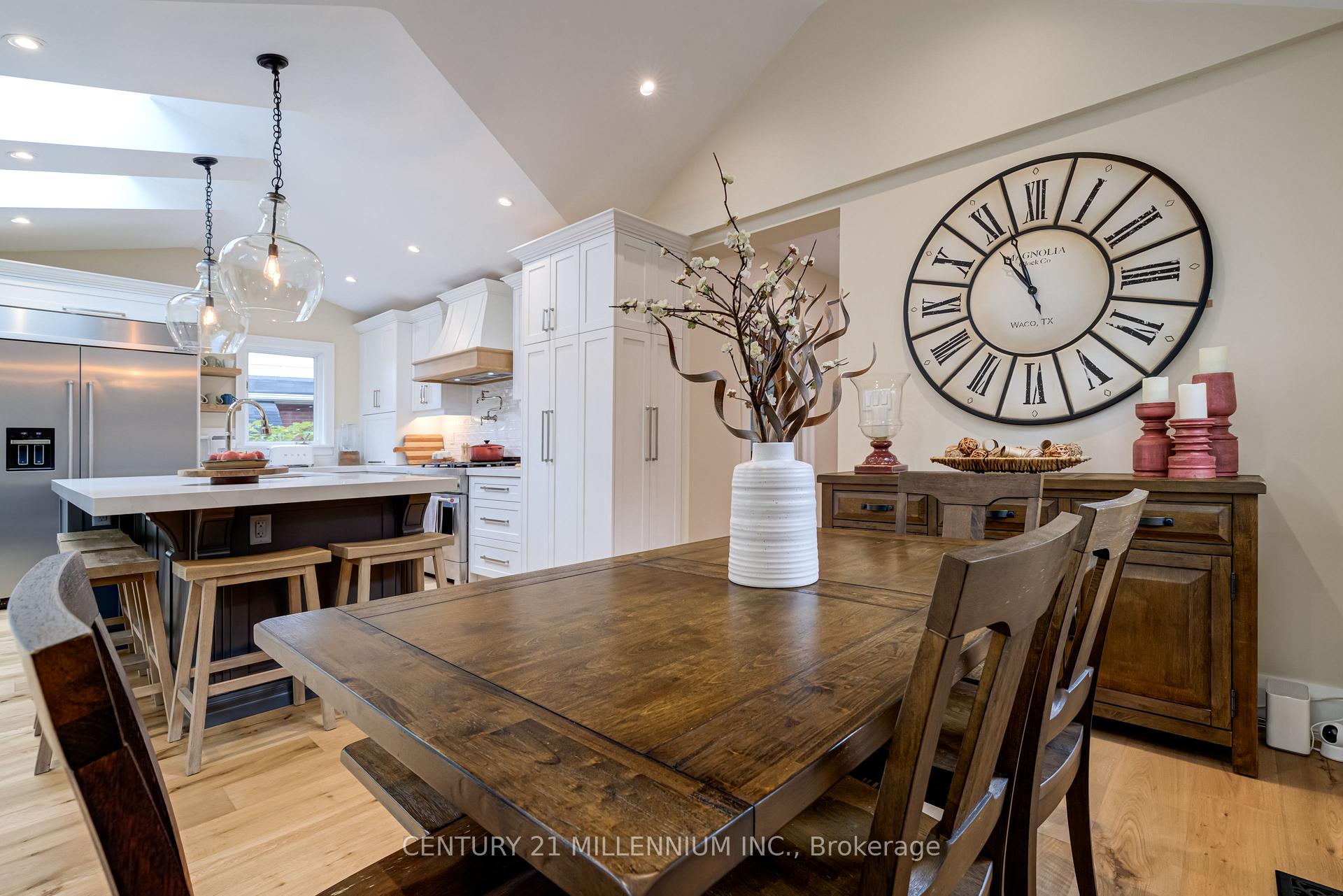 Photo 8 of 22 Frederick Street, Brampton, Downtown Brampton — HOMEH