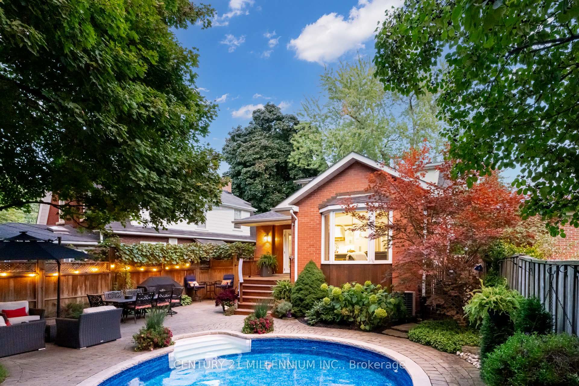 Photo 21 of 22 Frederick Street, Brampton, Downtown Brampton — HOMEH