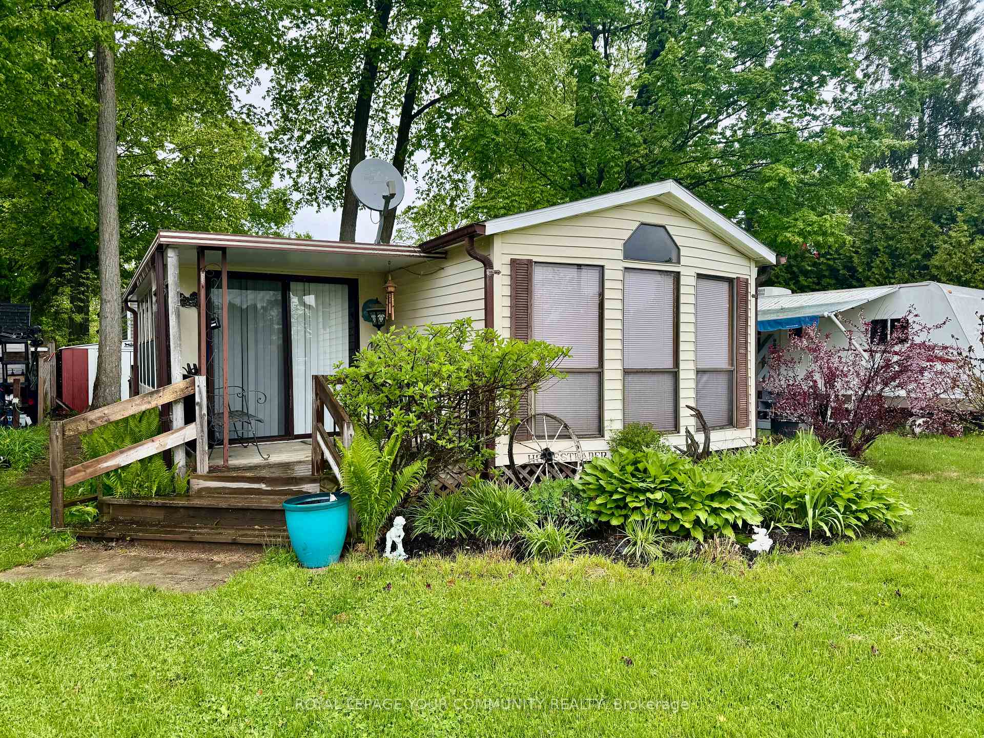 Front of Unit 42, 285 Crydermans Side Road