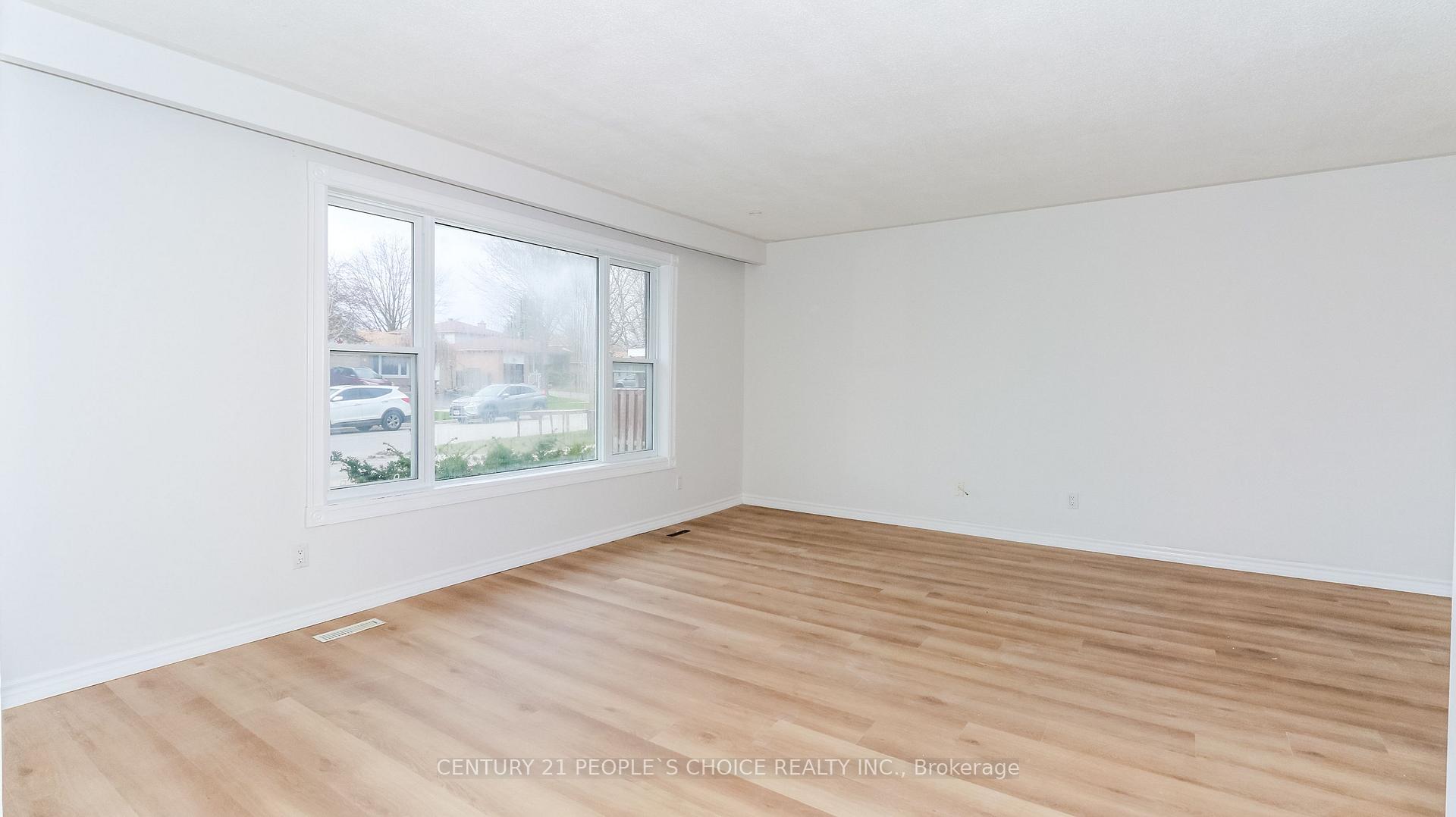 Photo 14 of 3 Lonsdale Place, Barrie, Grove East — HOMEH