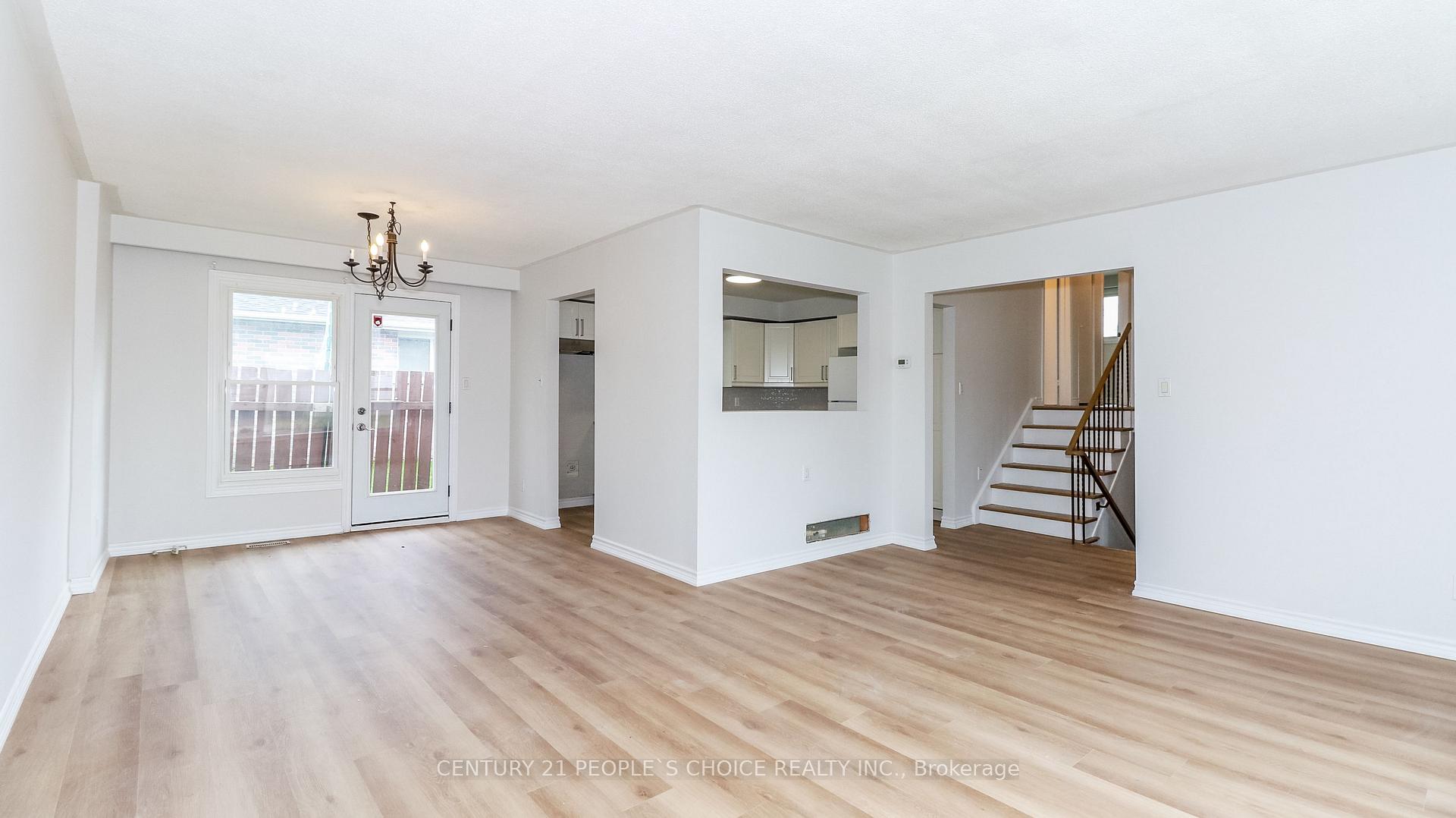 Photo 10 of 3 Lonsdale Place, Barrie, Grove East — HOMEH