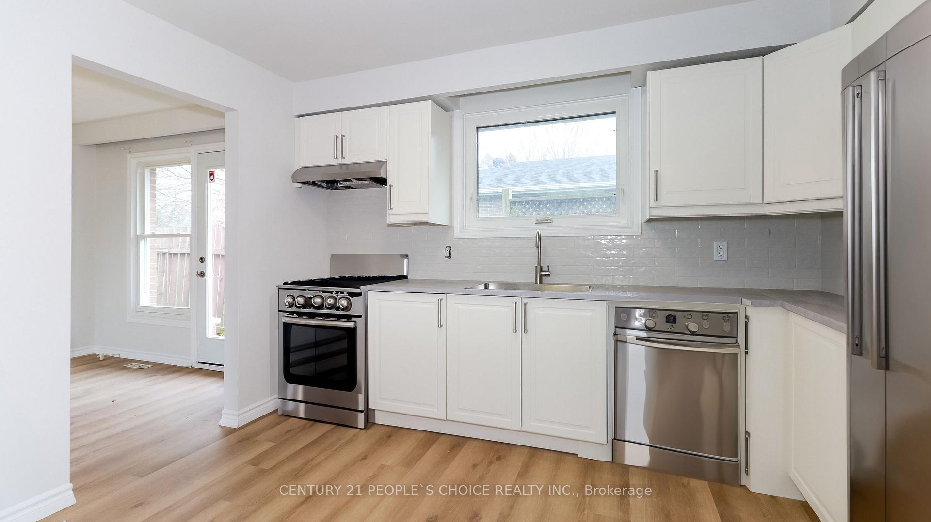 Photo 5 of 3 Lonsdale Place, Barrie, Grove East — HOMEH