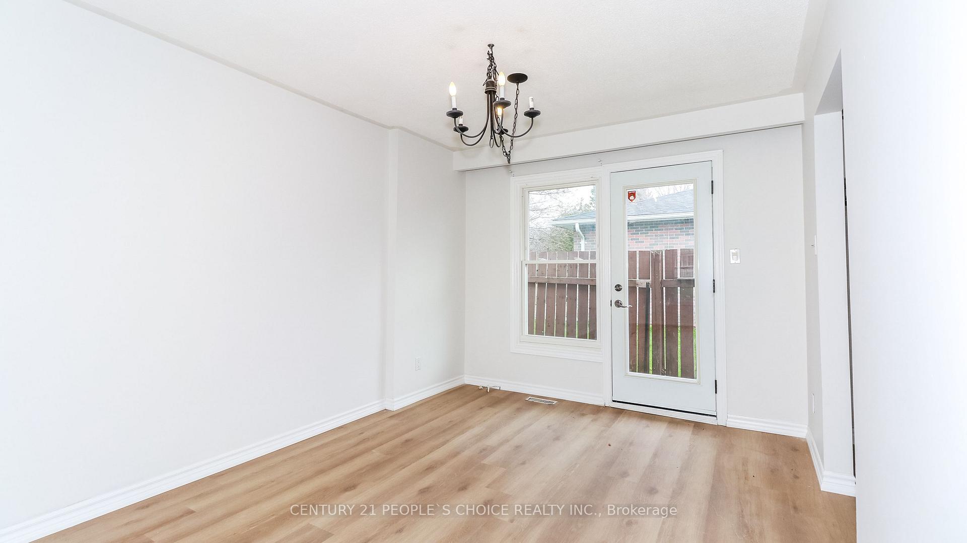 Photo 8 of 3 Lonsdale Place, Barrie, Grove East — HOMEH