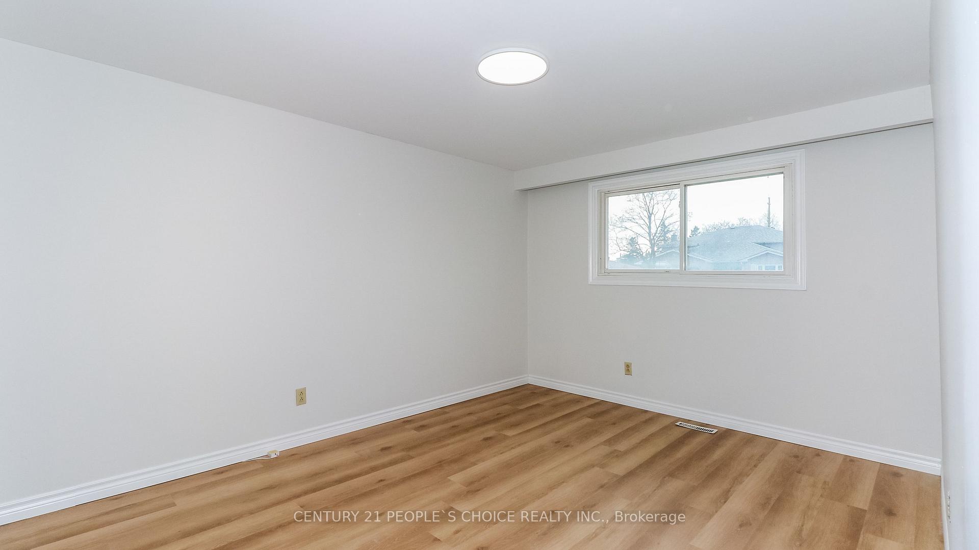 Photo 16 of 3 Lonsdale Place, Barrie, Grove East — HOMEH