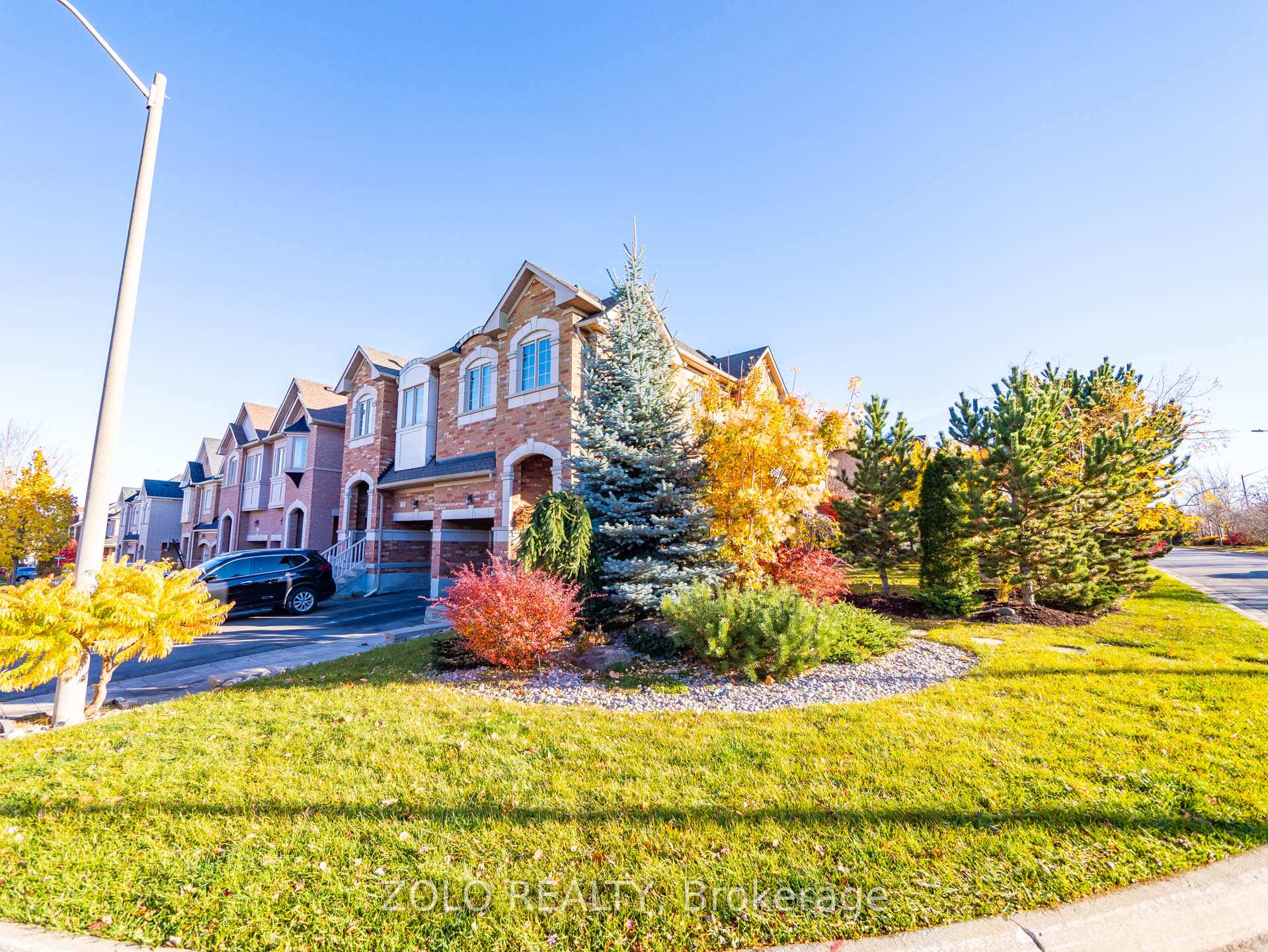 Photo 3 of 76 Westolivia Trail, Vaughan, Patterson — HOMEH
