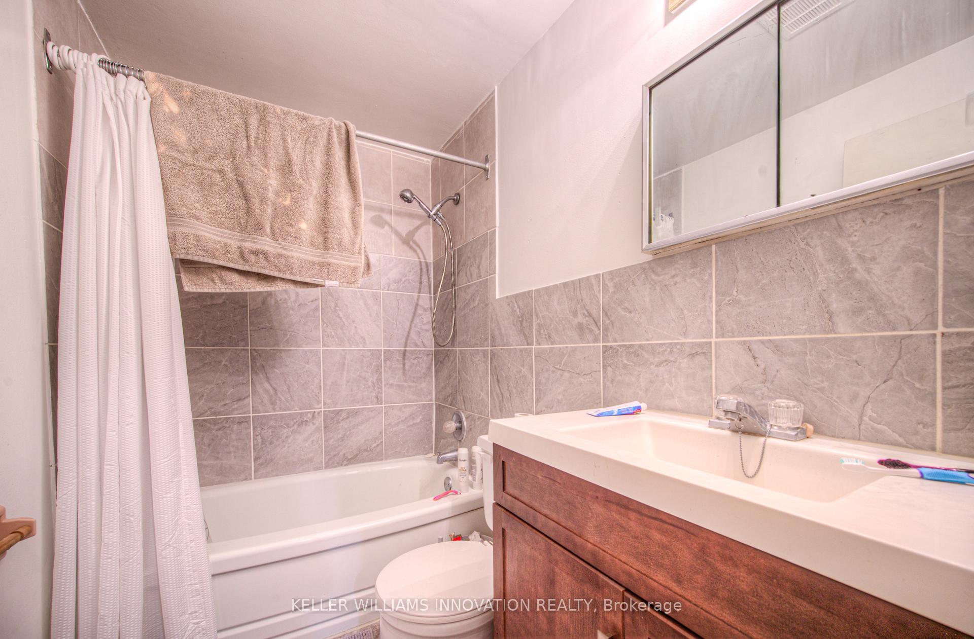 Photo 10 of 36 Talbot Street, Kitchener — HOMEH