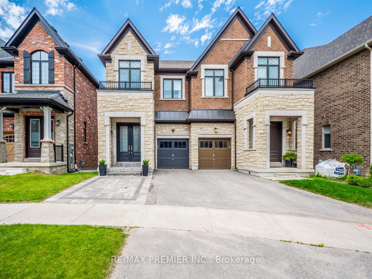 Front of 22 Great Heron Court