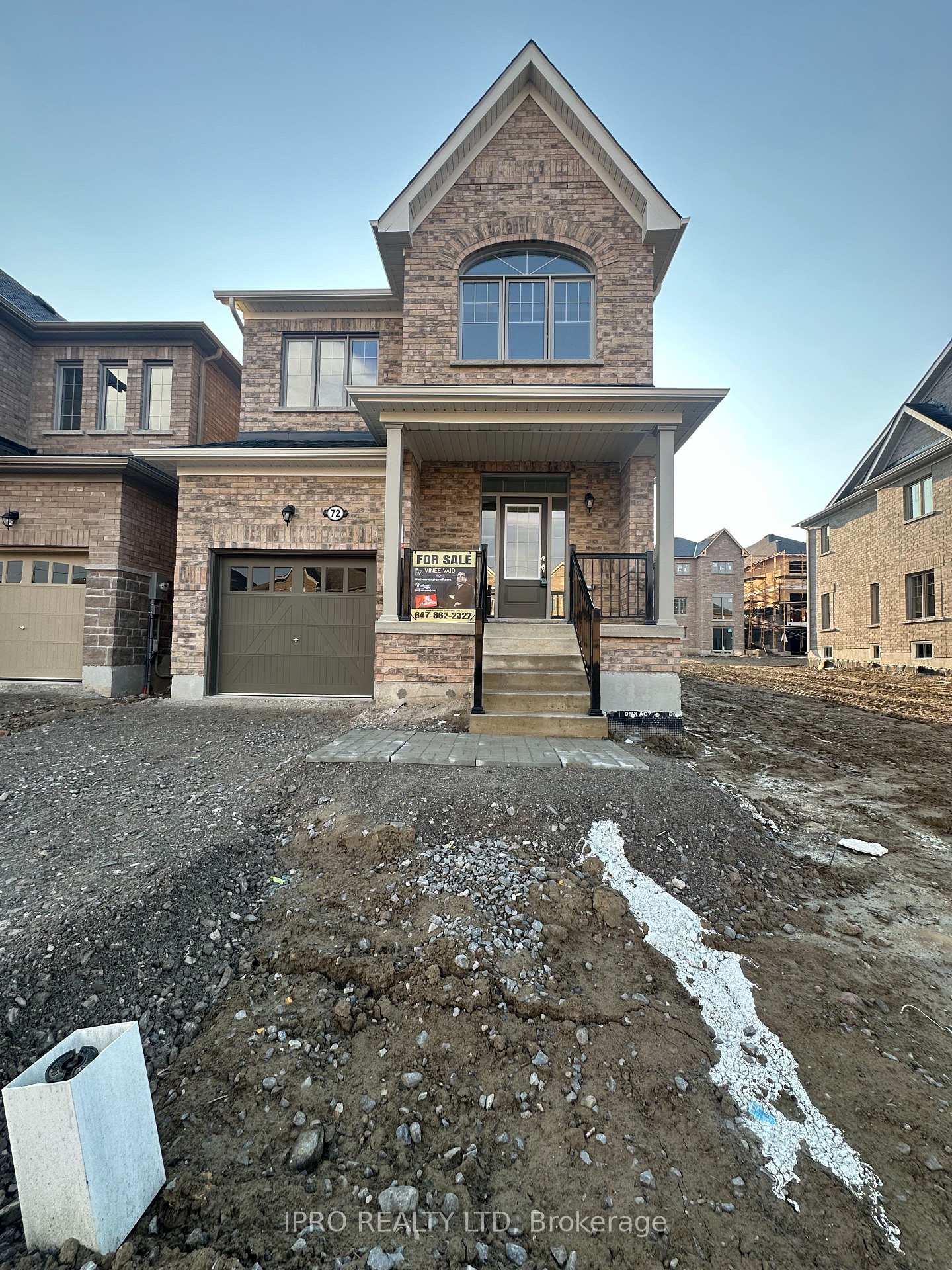 Photo 2 of 72 Robin Trail, Scugog, Port Perry — HOMEH