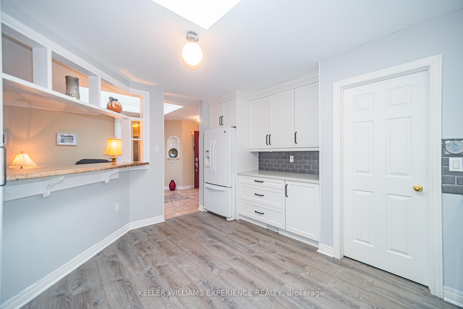 Photo 6 of 8 Kell Place, Barrie, Innis-Shore — HOMEH