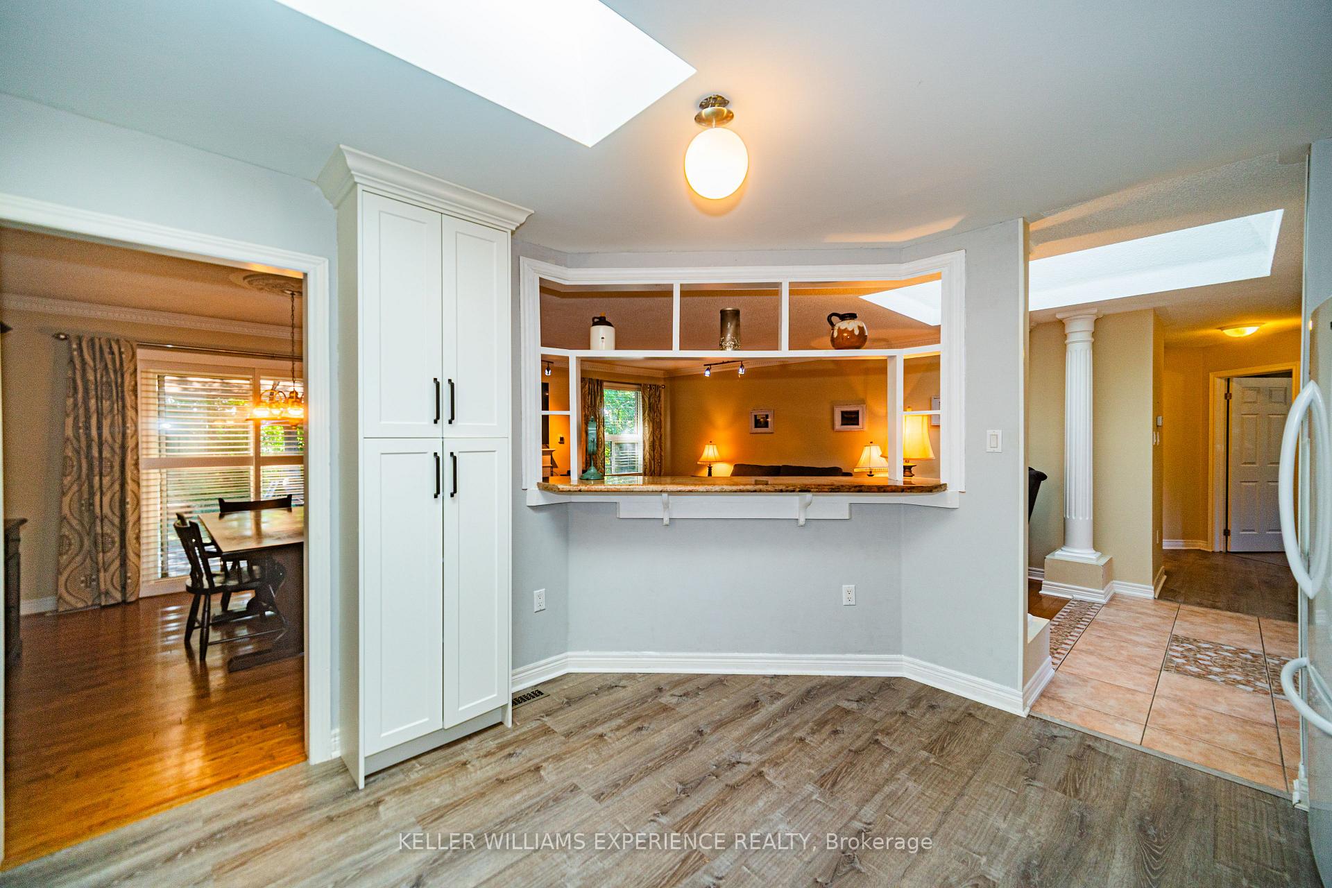 Photo 5 of 8 Kell Place, Barrie, Innis-Shore — HOMEH