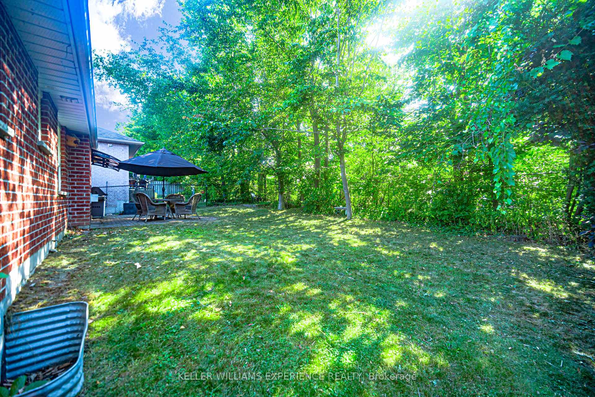 Photo 15 of 8 Kell Place, Barrie, Innis-Shore — HOMEH