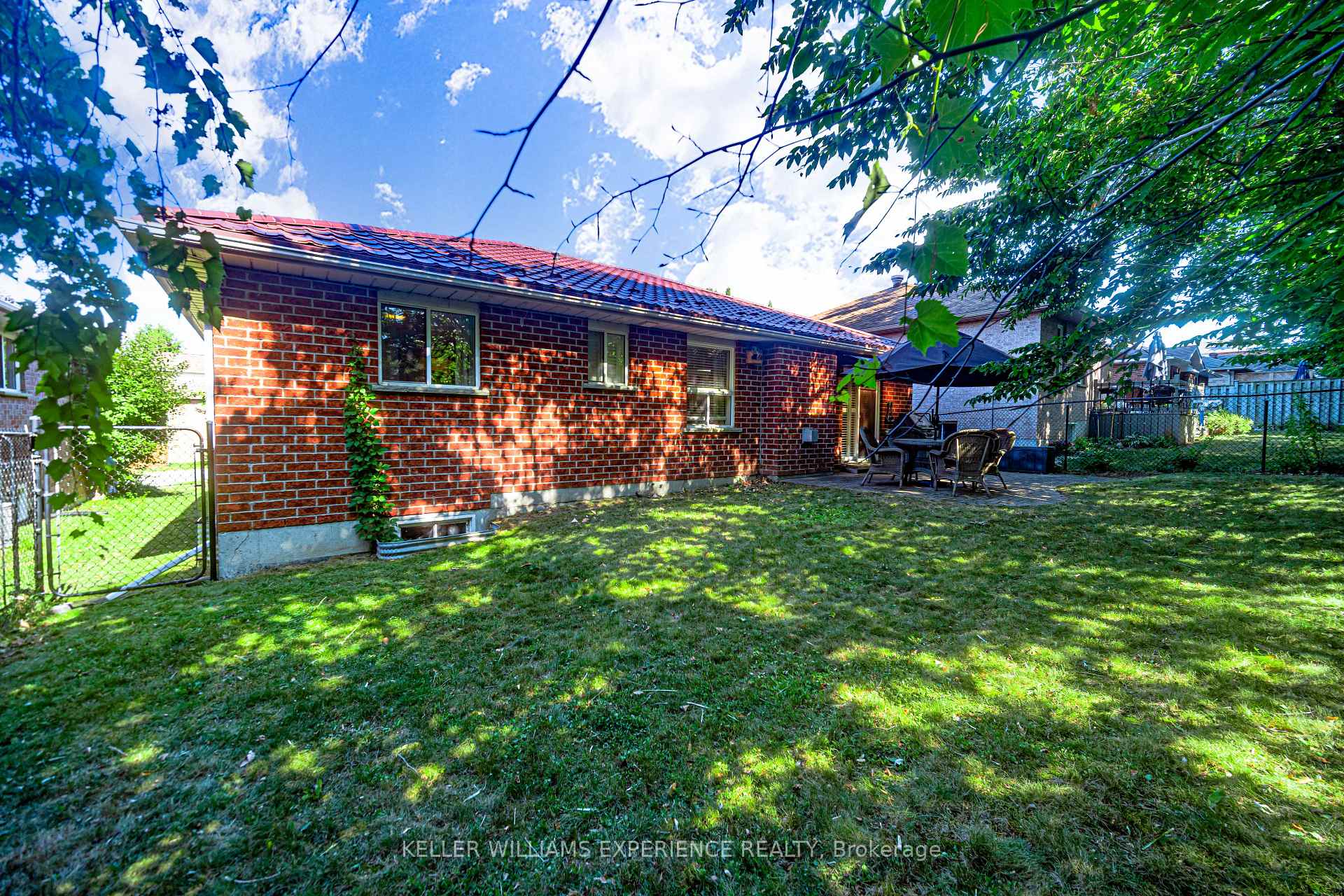 Photo 22 of 8 Kell Place, Barrie, Innis-Shore — HOMEH