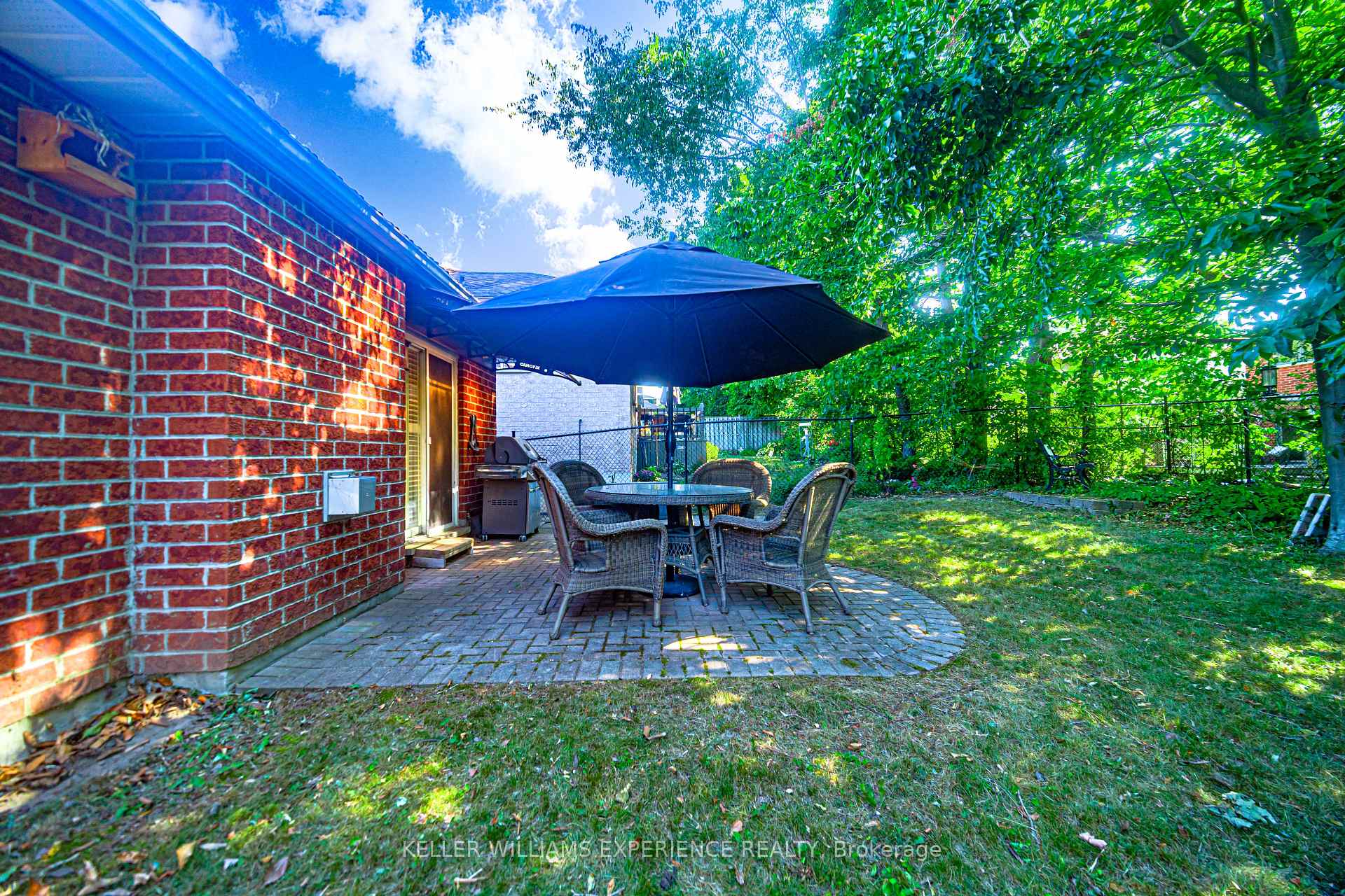 Photo 23 of 8 Kell Place, Barrie, Innis-Shore — HOMEH