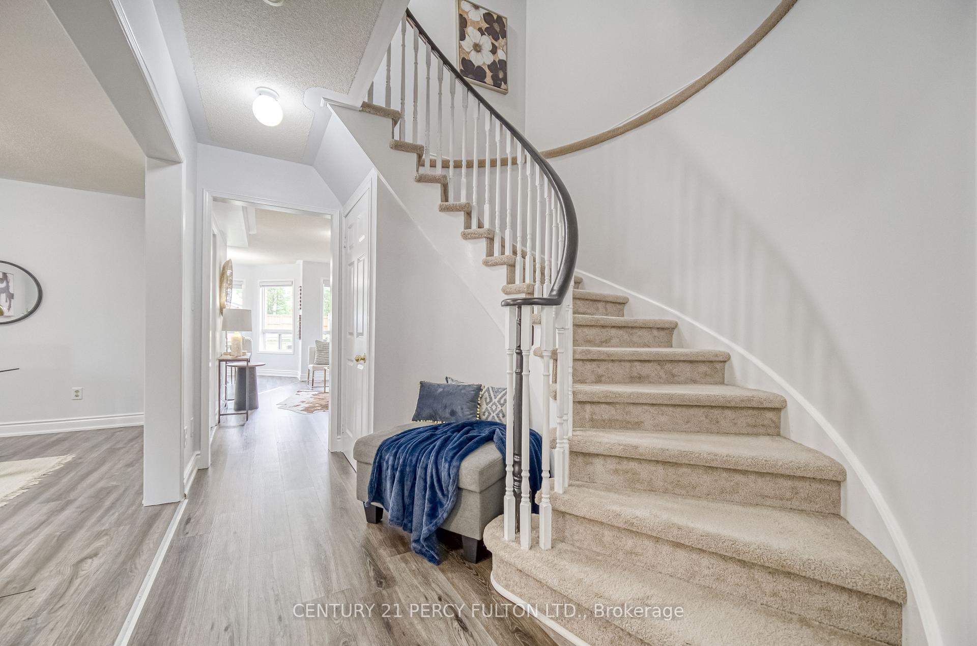 Photo 3 of 177 Wilkins Crescent, Clarington, Courtice — HOMEH