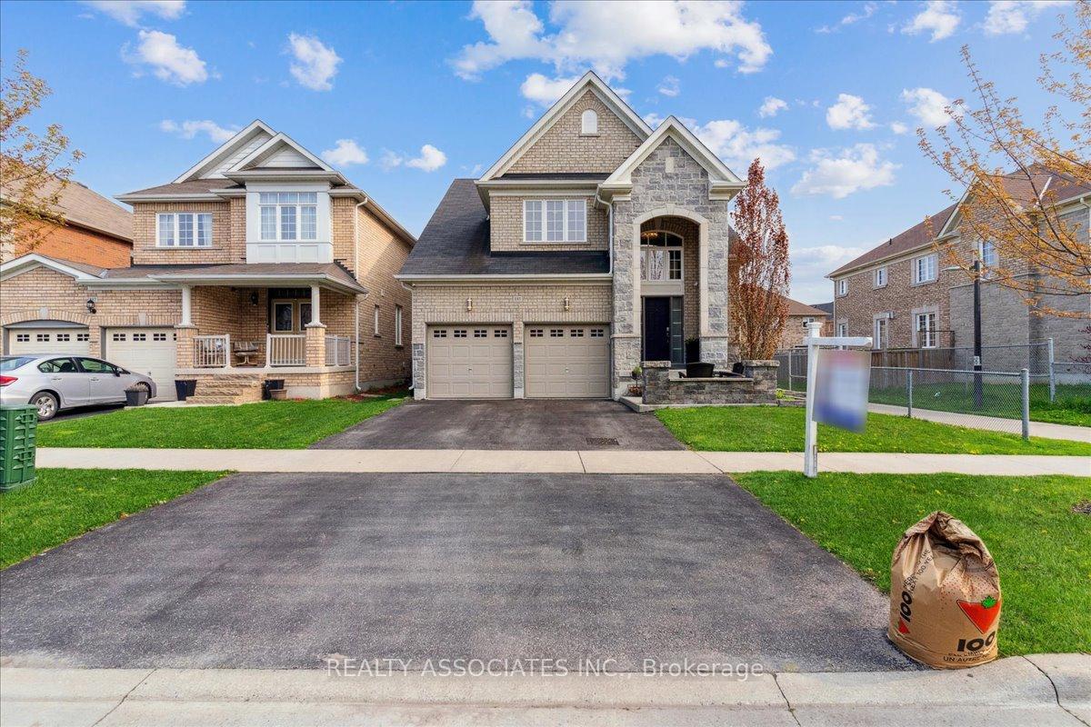 Front of 185 Glenabbey Drive