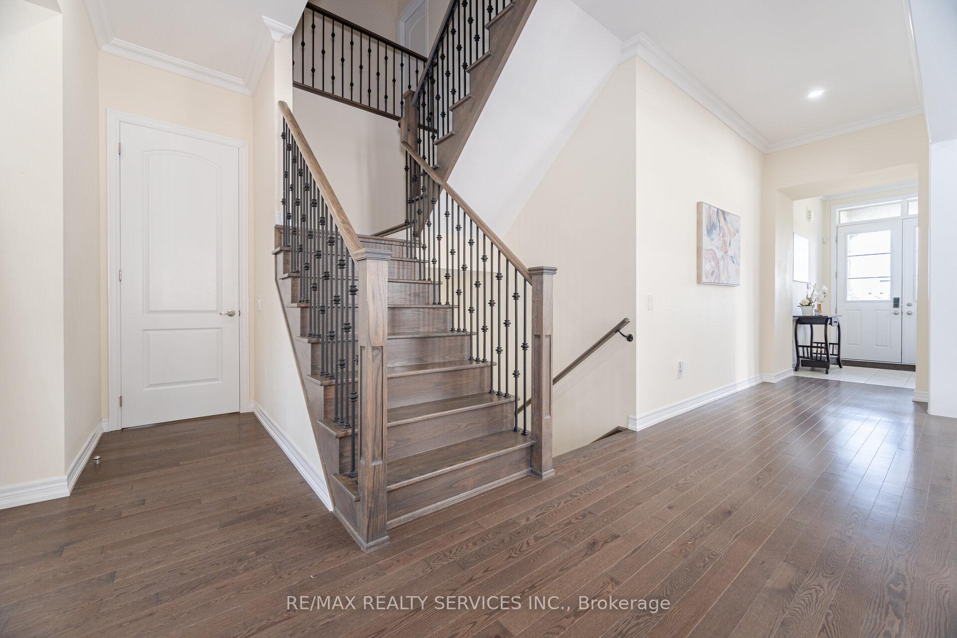 Photo 12 of 32 Albert Spencer Avenue, Caledon, Caledon East — HOMEH