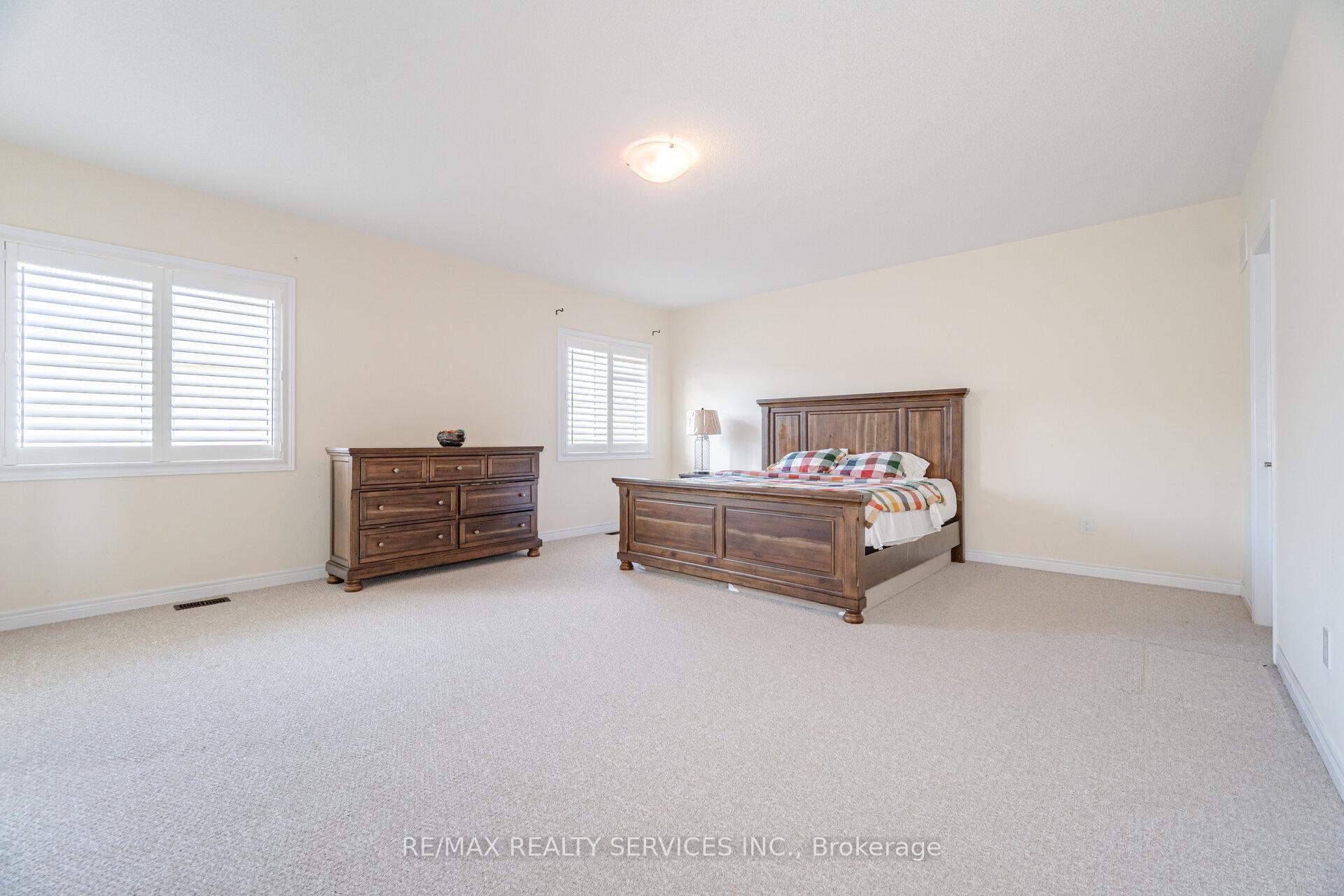 Photo 13 of 32 Albert Spencer Avenue, Caledon, Caledon East — HOMEH