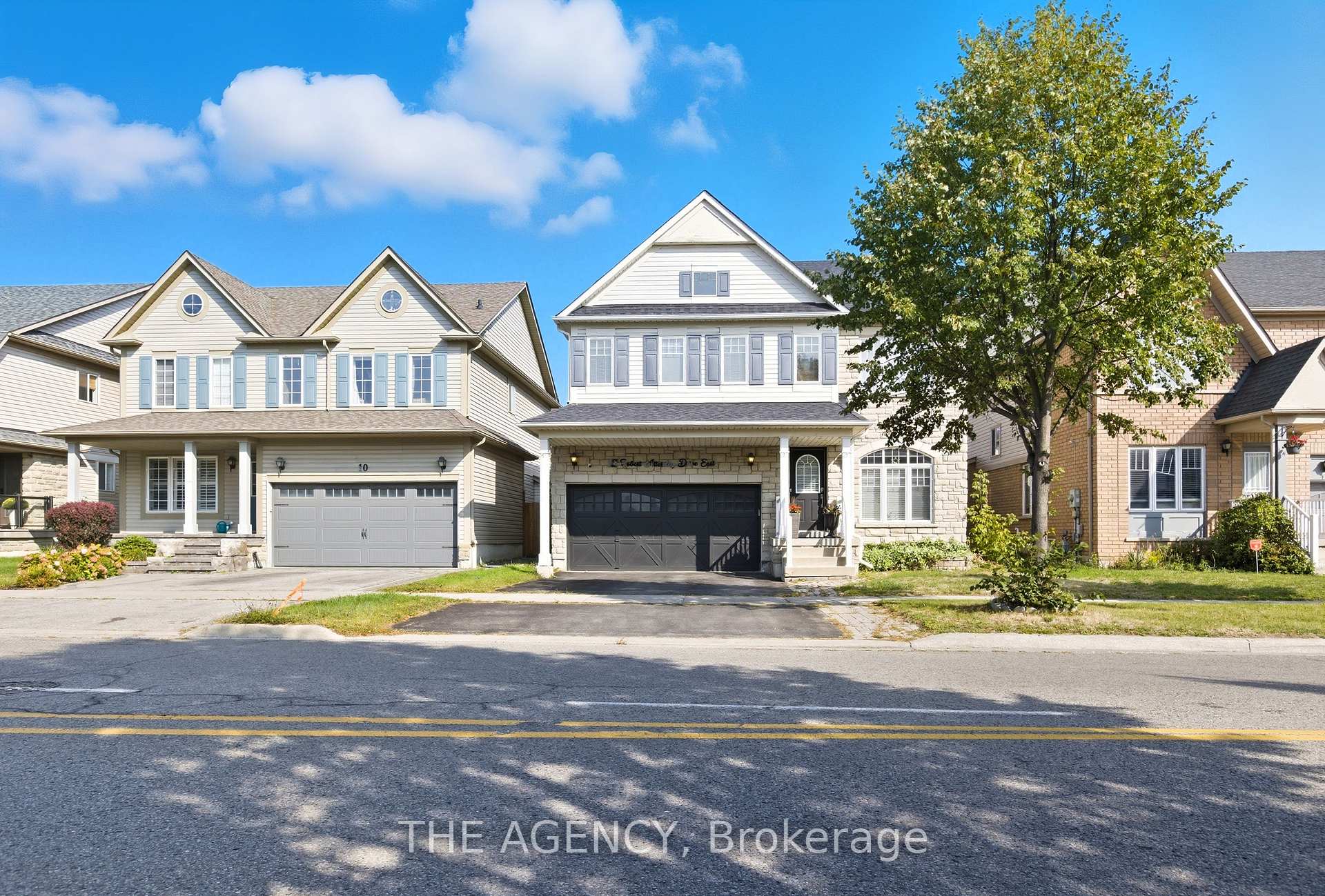 Photo 14 of 12 Robert Attersley Drive E, Whitby, Taunton North — HOMEH