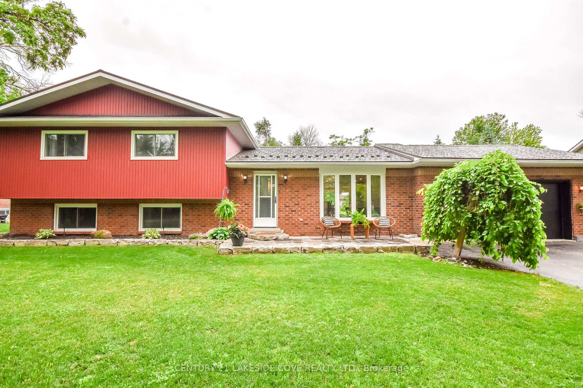 Photo 1 of 211 Bayshore Drive, Ramara, Brechin — HOMEH
