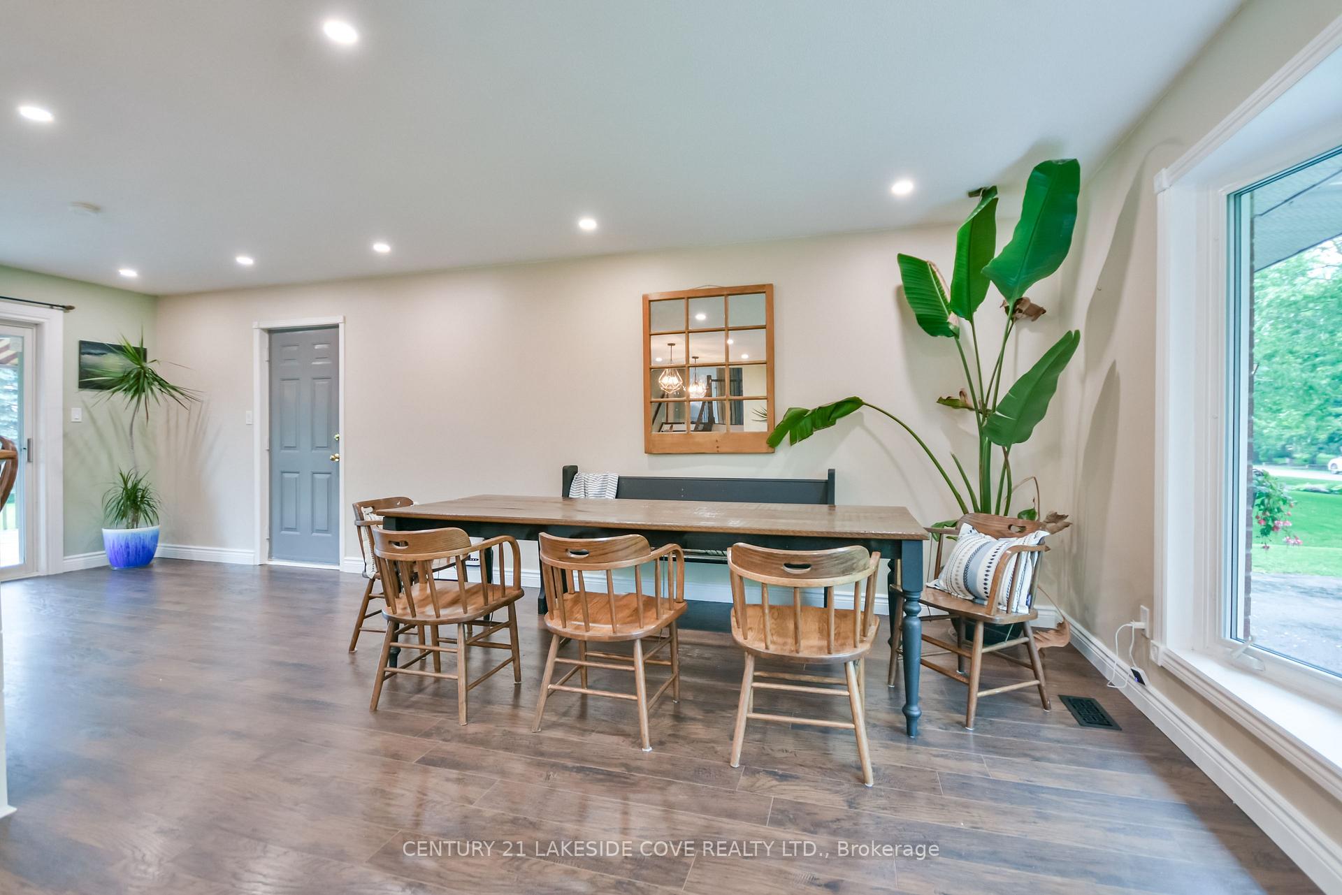 Photo 5 of 211 Bayshore Drive, Ramara, Brechin — HOMEH