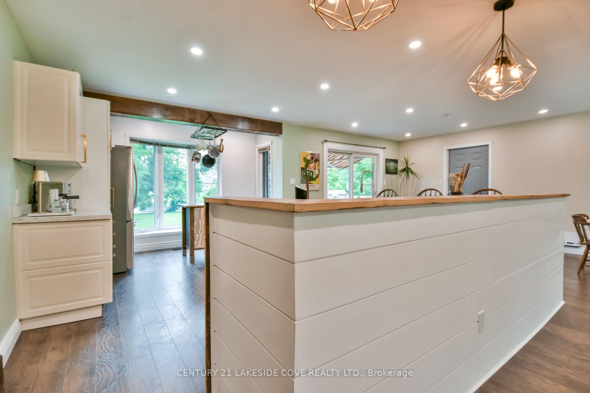 Photo 6 of 211 Bayshore Drive, Ramara, Brechin — HOMEH