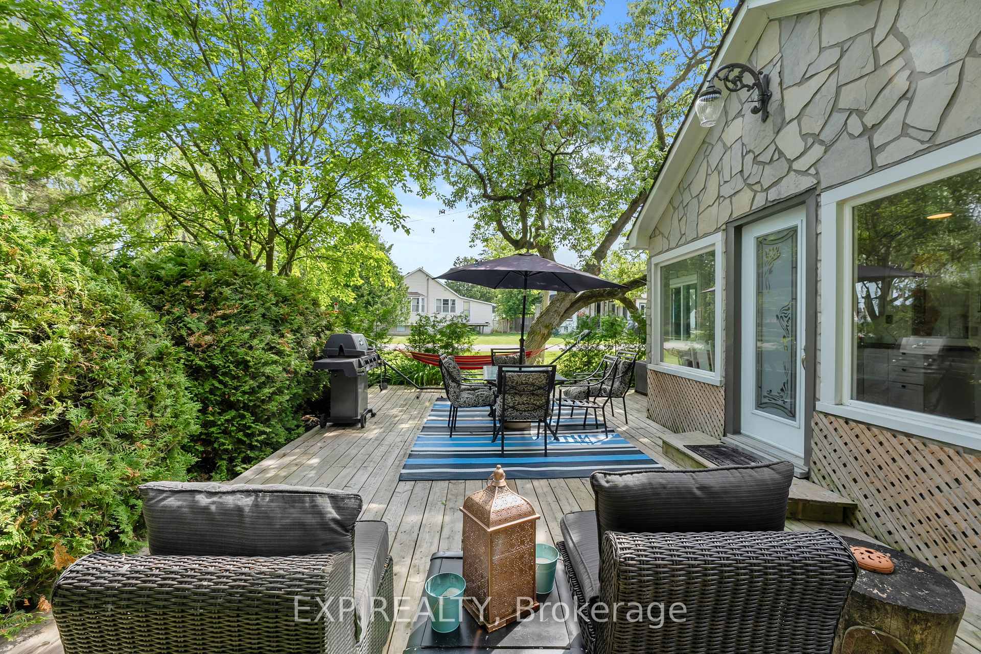 Photo 9 of 21 Lake Drive E, Georgina, Historic Lakeshore Communities — HOMEH