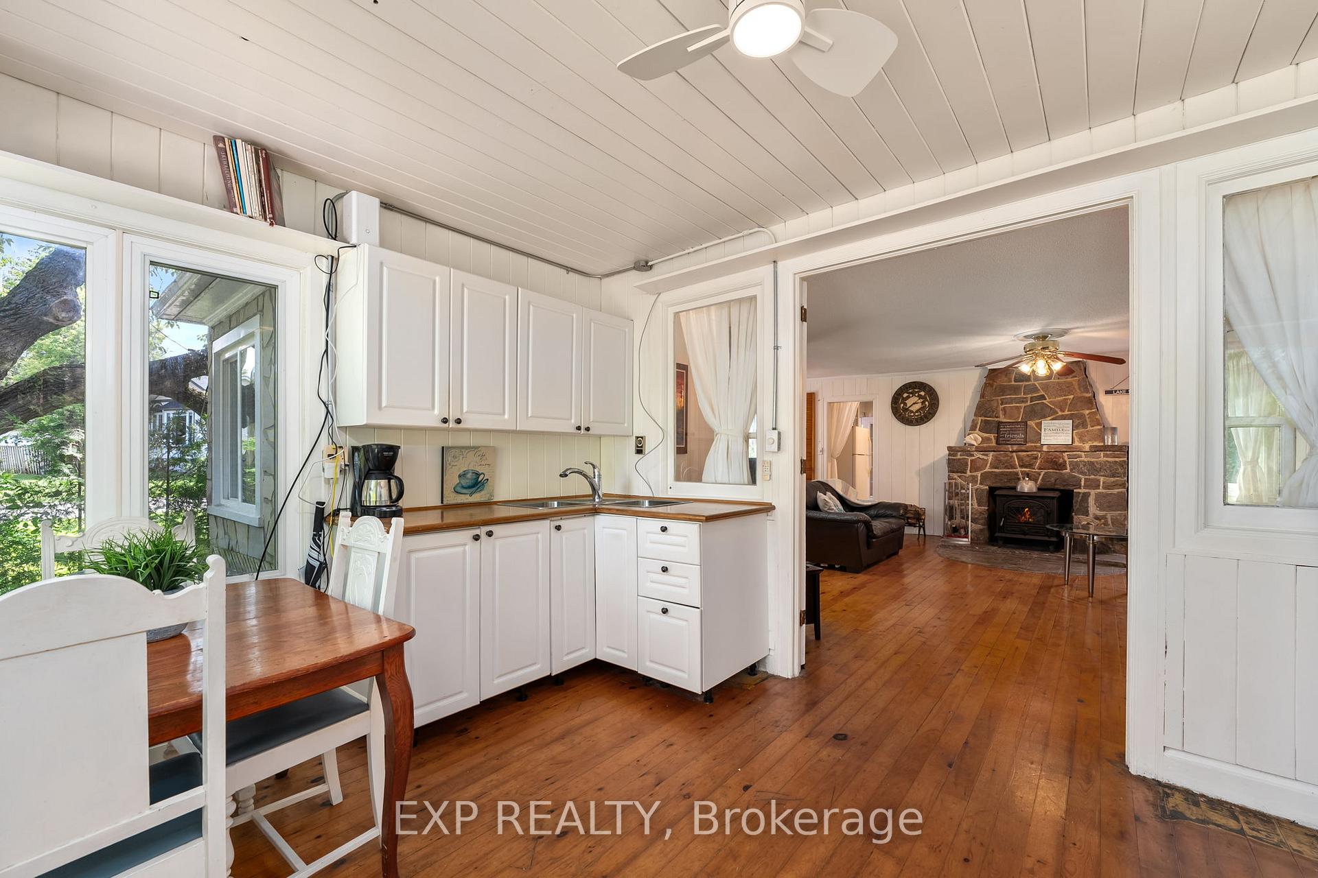 Photo 17 of 21 Lake Drive E, Georgina, Historic Lakeshore Communities — HOMEH