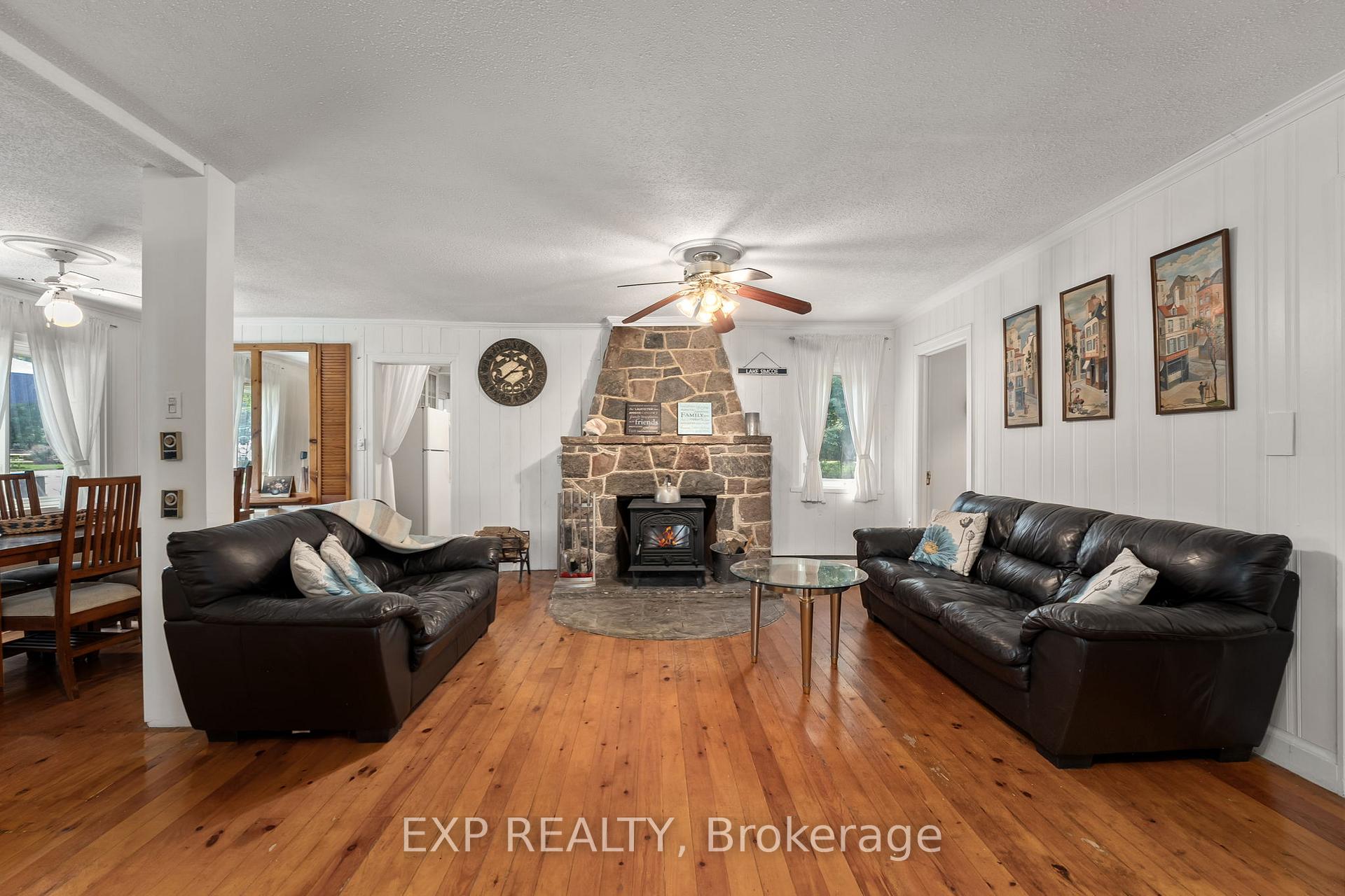 Photo 14 of 21 Lake Drive E, Georgina, Historic Lakeshore Communities — HOMEH