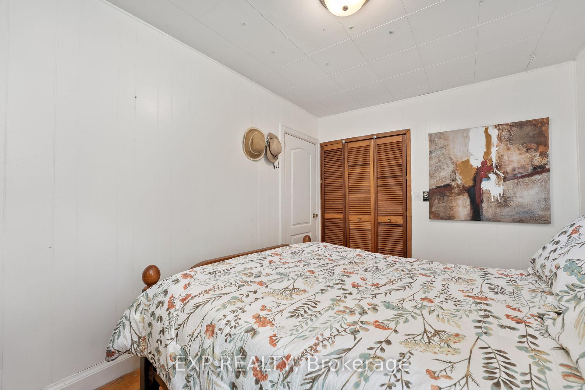 Photo 15 of 21 Lake Drive E, Georgina, Historic Lakeshore Communities — HOMEH