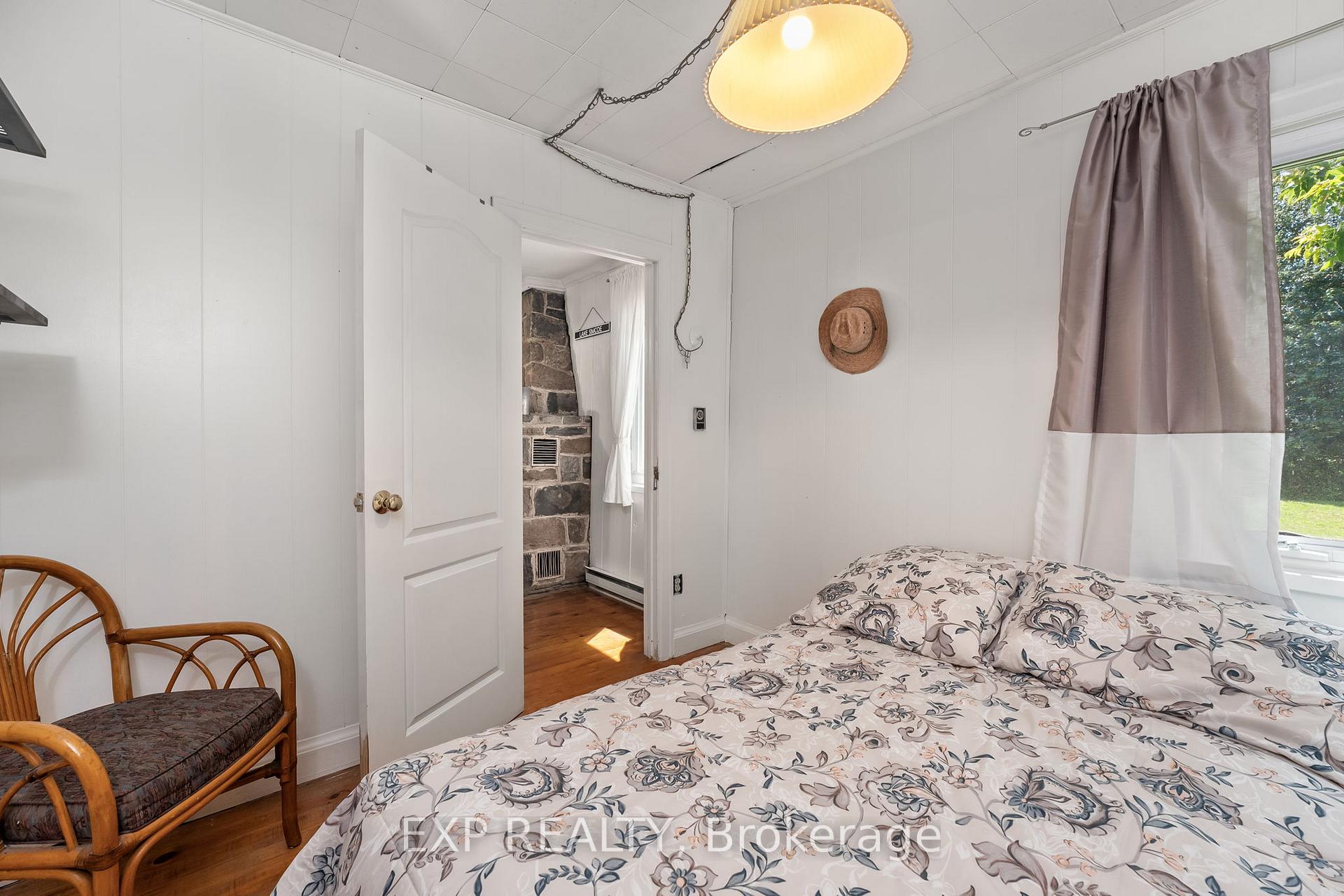 Photo 18 of 21 Lake Drive E, Georgina, Historic Lakeshore Communities — HOMEH