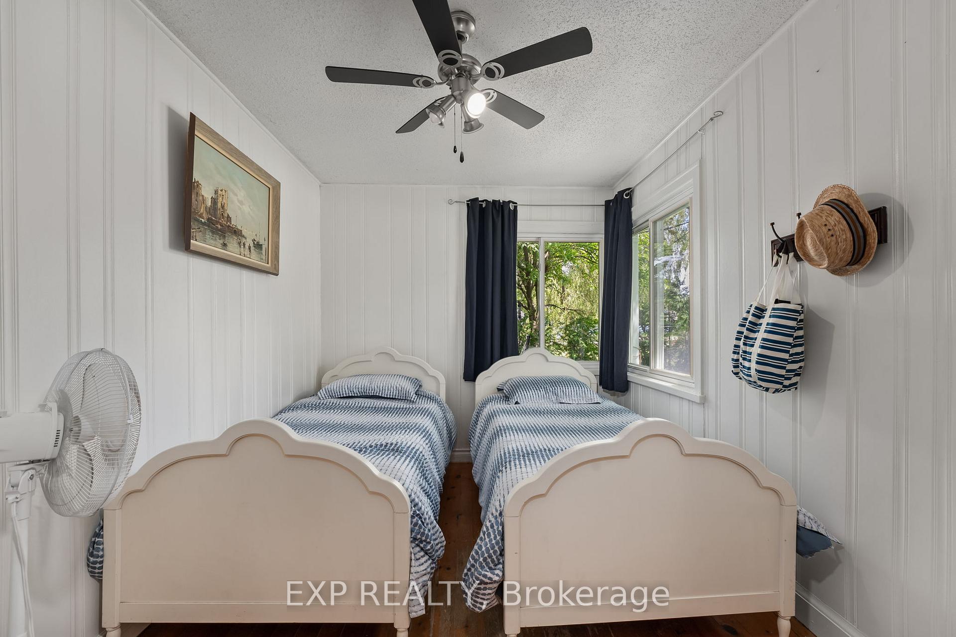 Photo 19 of 21 Lake Drive E, Georgina, Historic Lakeshore Communities — HOMEH