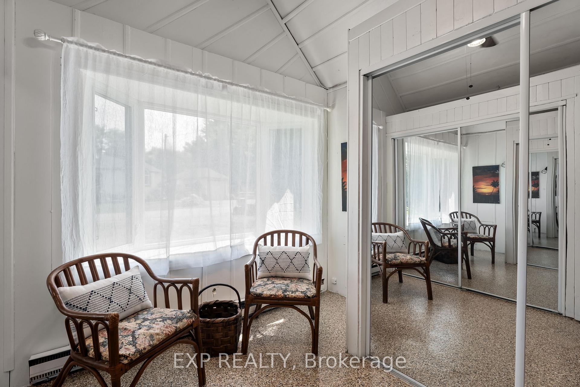 Photo 24 of 21 Lake Drive E, Georgina, Historic Lakeshore Communities — HOMEH