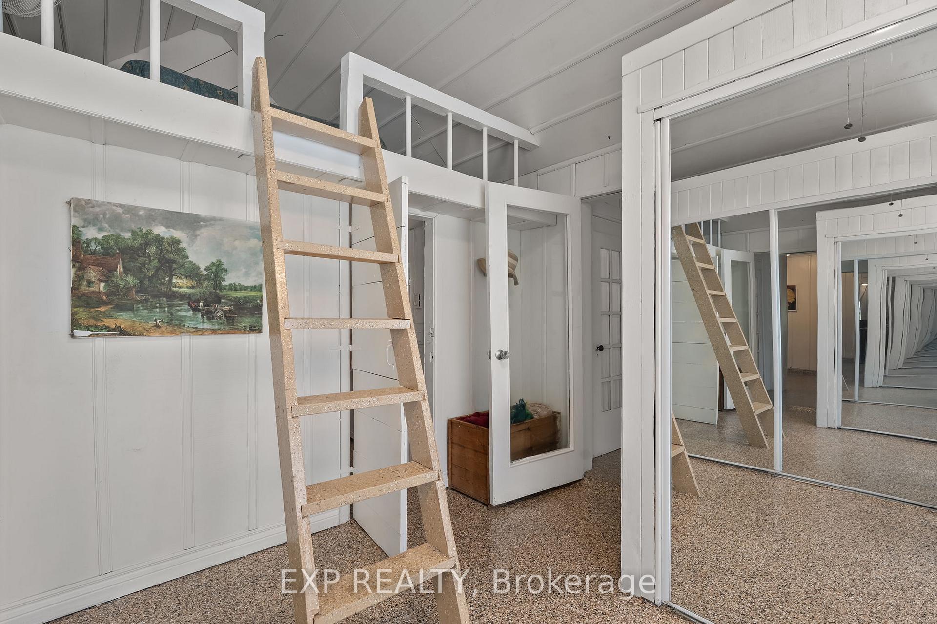 Photo 23 of 21 Lake Drive E, Georgina, Historic Lakeshore Communities — HOMEH