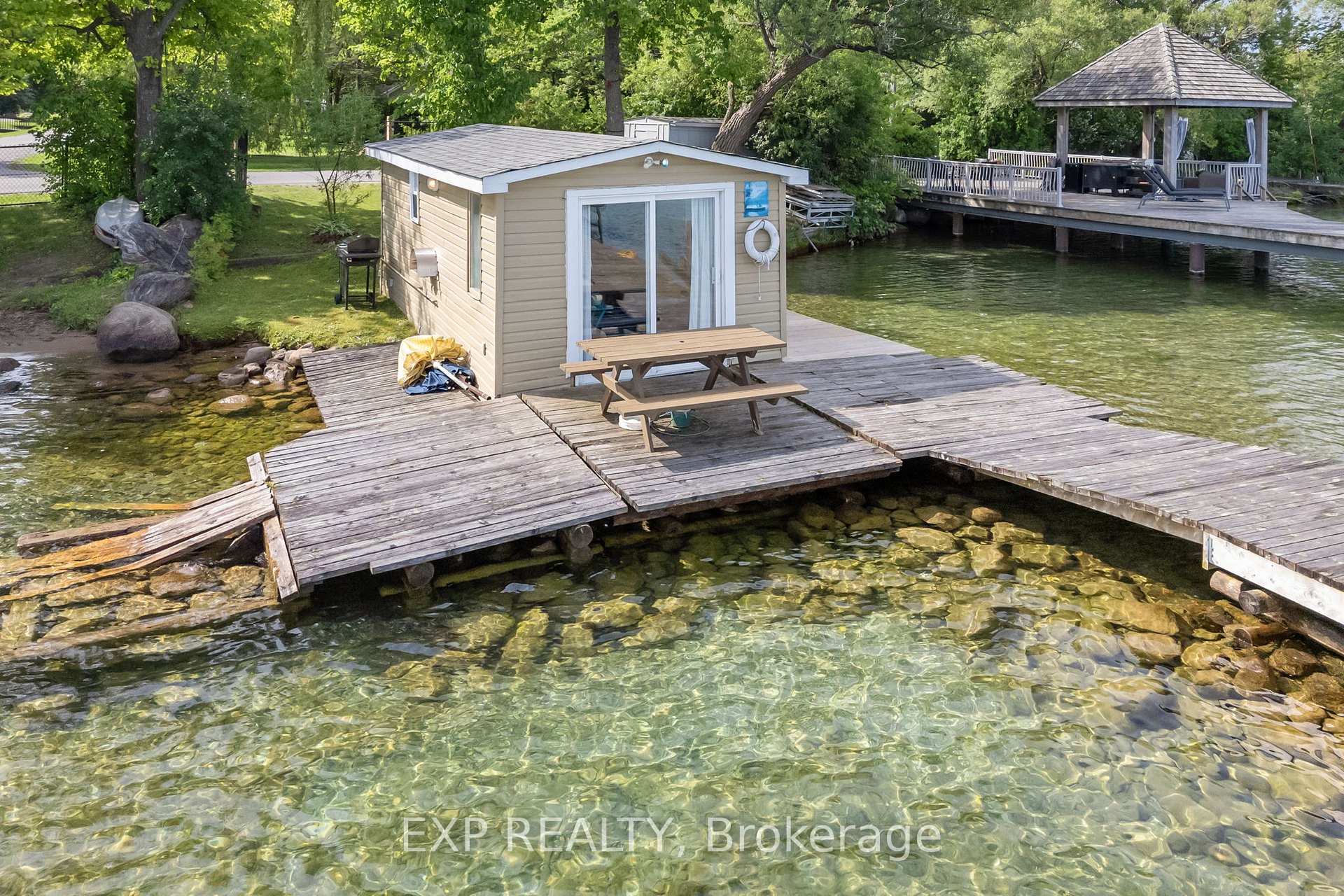 Photo 33 of 21 Lake Drive E, Georgina, Historic Lakeshore Communities — HOMEH