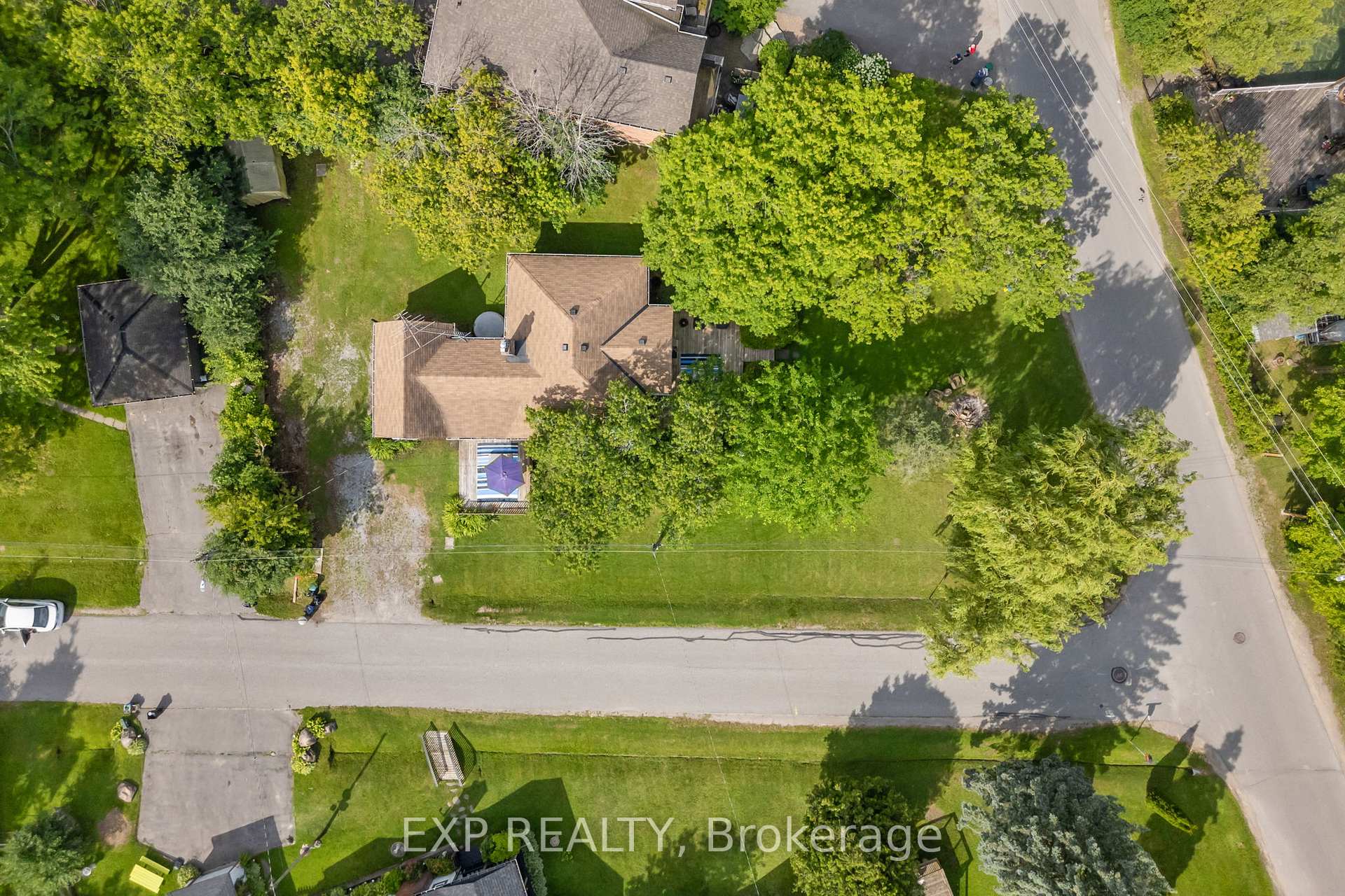Photo 37 of 21 Lake Drive E, Georgina, Historic Lakeshore Communities — HOMEH