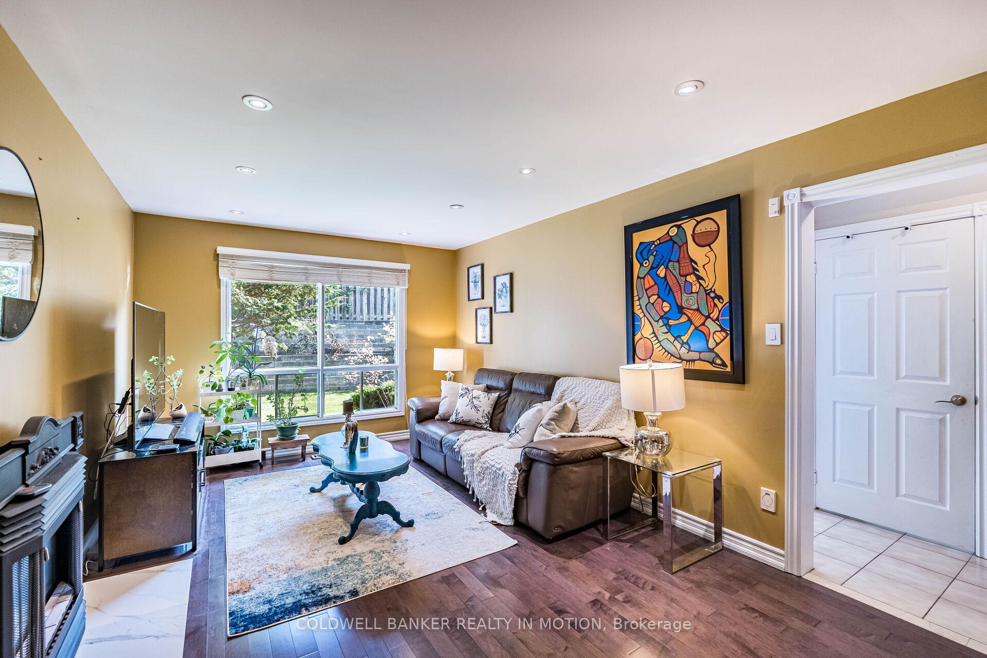 Photo 6 of 9 Buttonfield Road, Markham, Buttonville — HOMEH