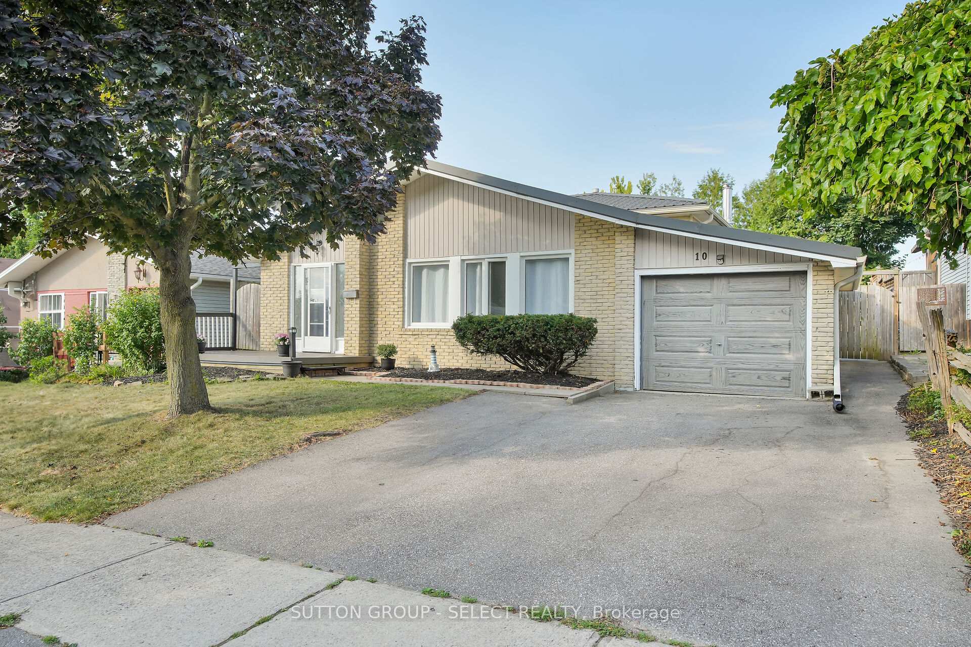 Photo 1 of 10 Forest Drive, Brant, Paris — HOMEH