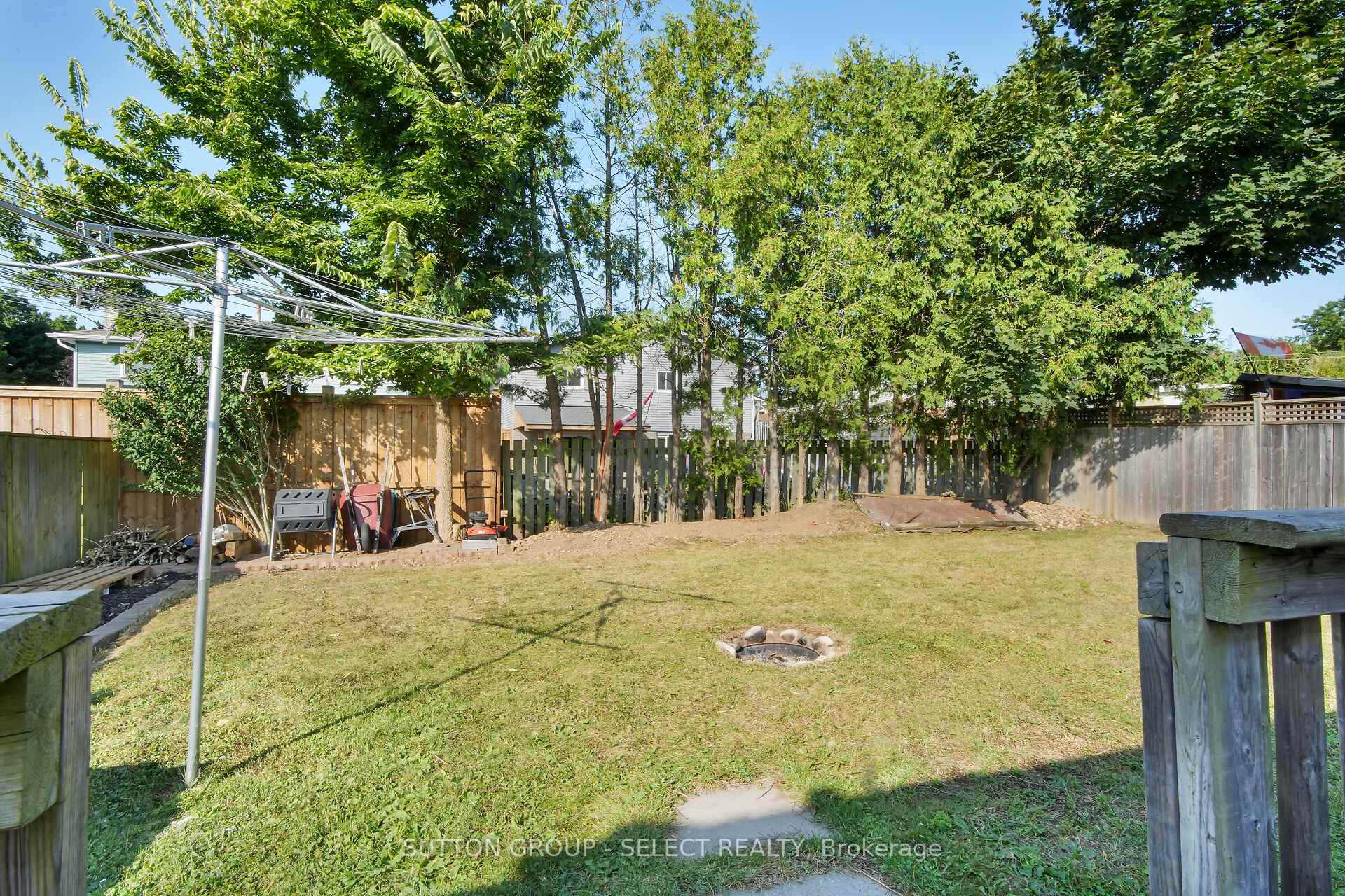 Photo 28 of 10 Forest Drive, Brant, Paris — HOMEH