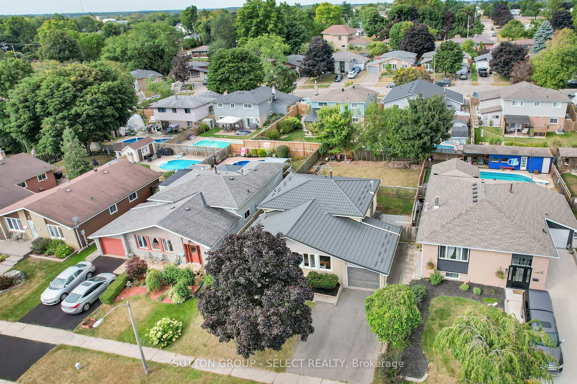 Photo 33 of 10 Forest Drive, Brant, Paris — HOMEH
