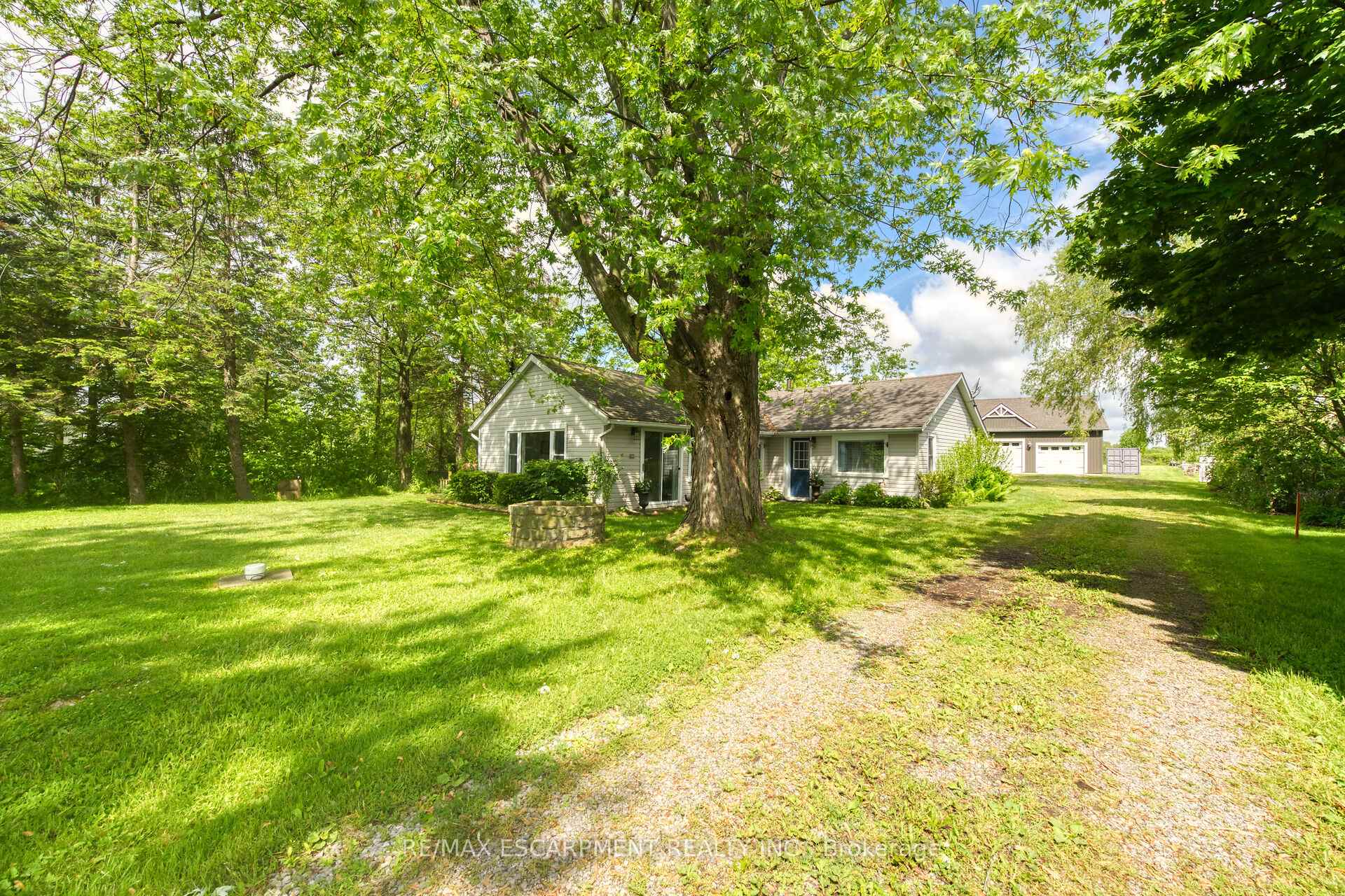 Front of 2593 North Shore Drive