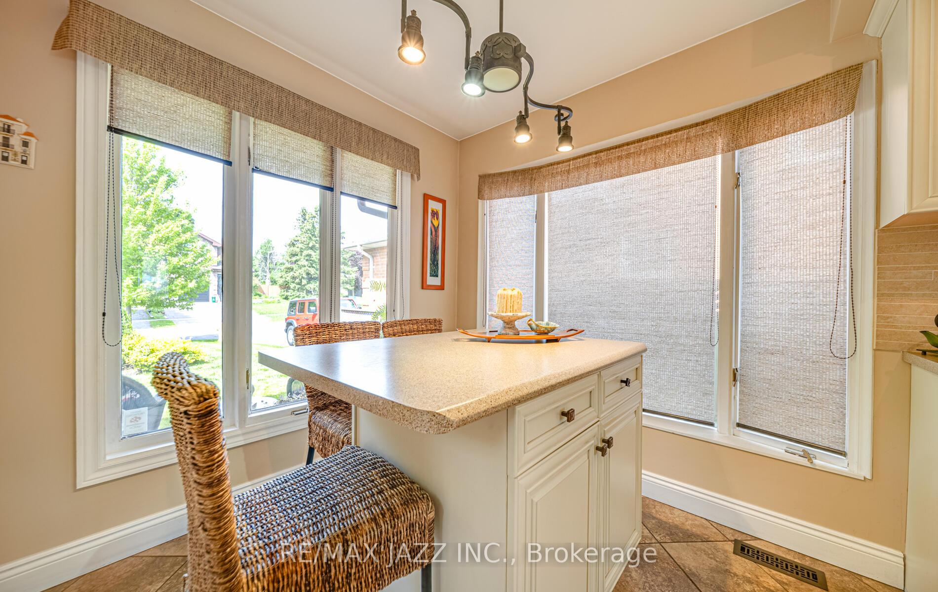 Photo 3 of 80 Barley Mill Crescent, Clarington, Bowmanville — HOMEH