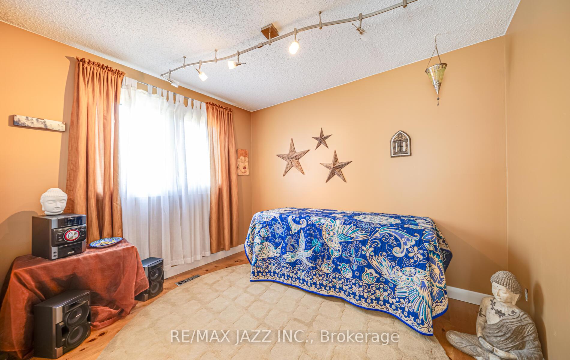 Photo 9 of 80 Barley Mill Crescent, Clarington, Bowmanville — HOMEH